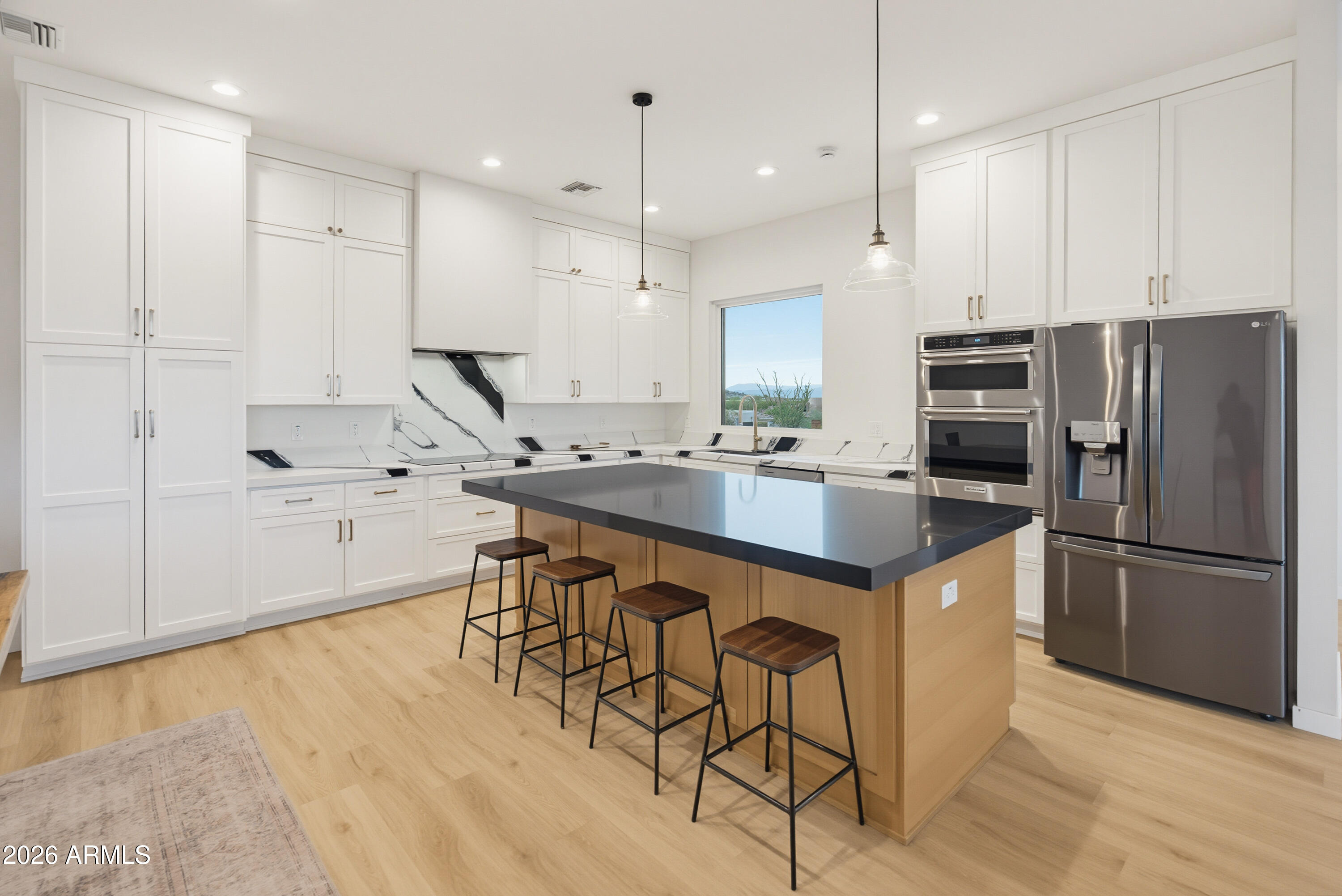 235 W ROCK VIEW Road