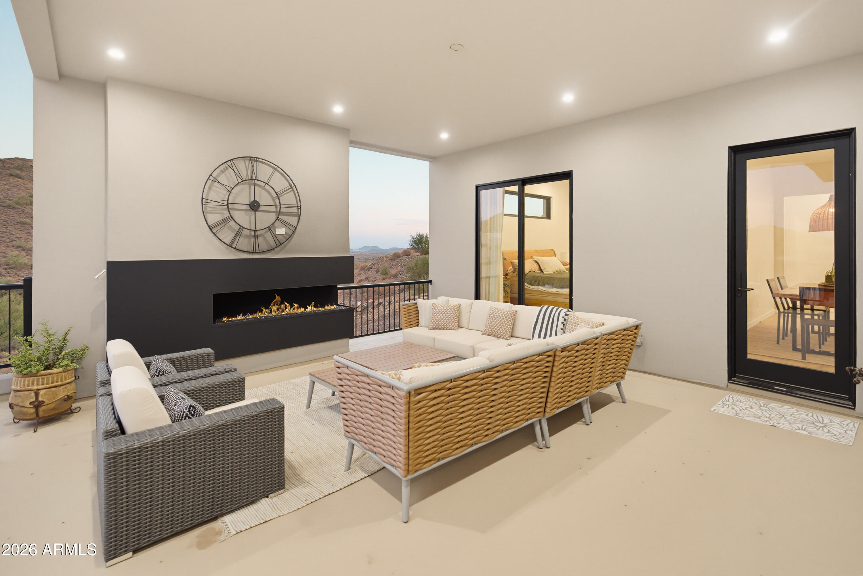 235 W ROCK VIEW Road