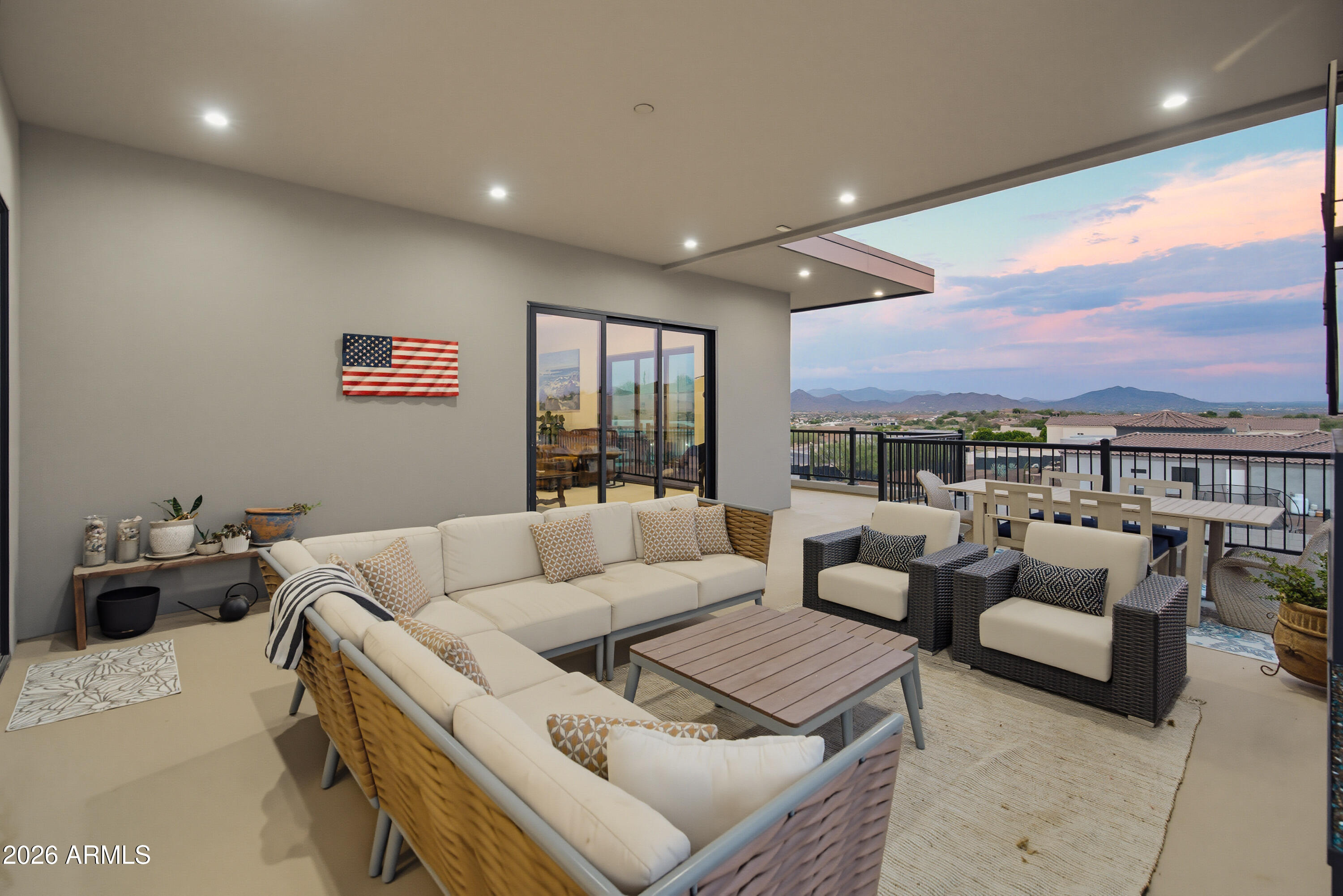235 W ROCK VIEW Road