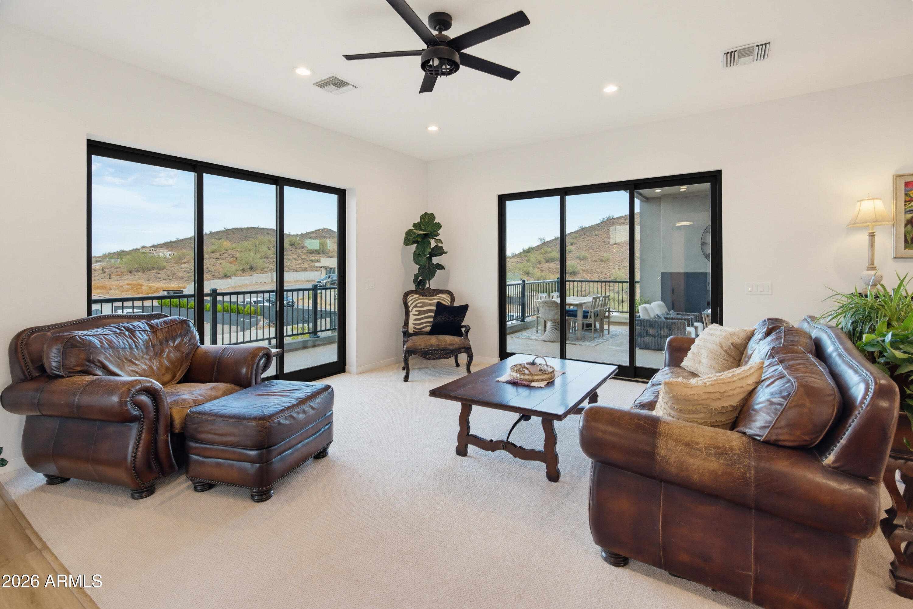 235 W ROCK VIEW Road