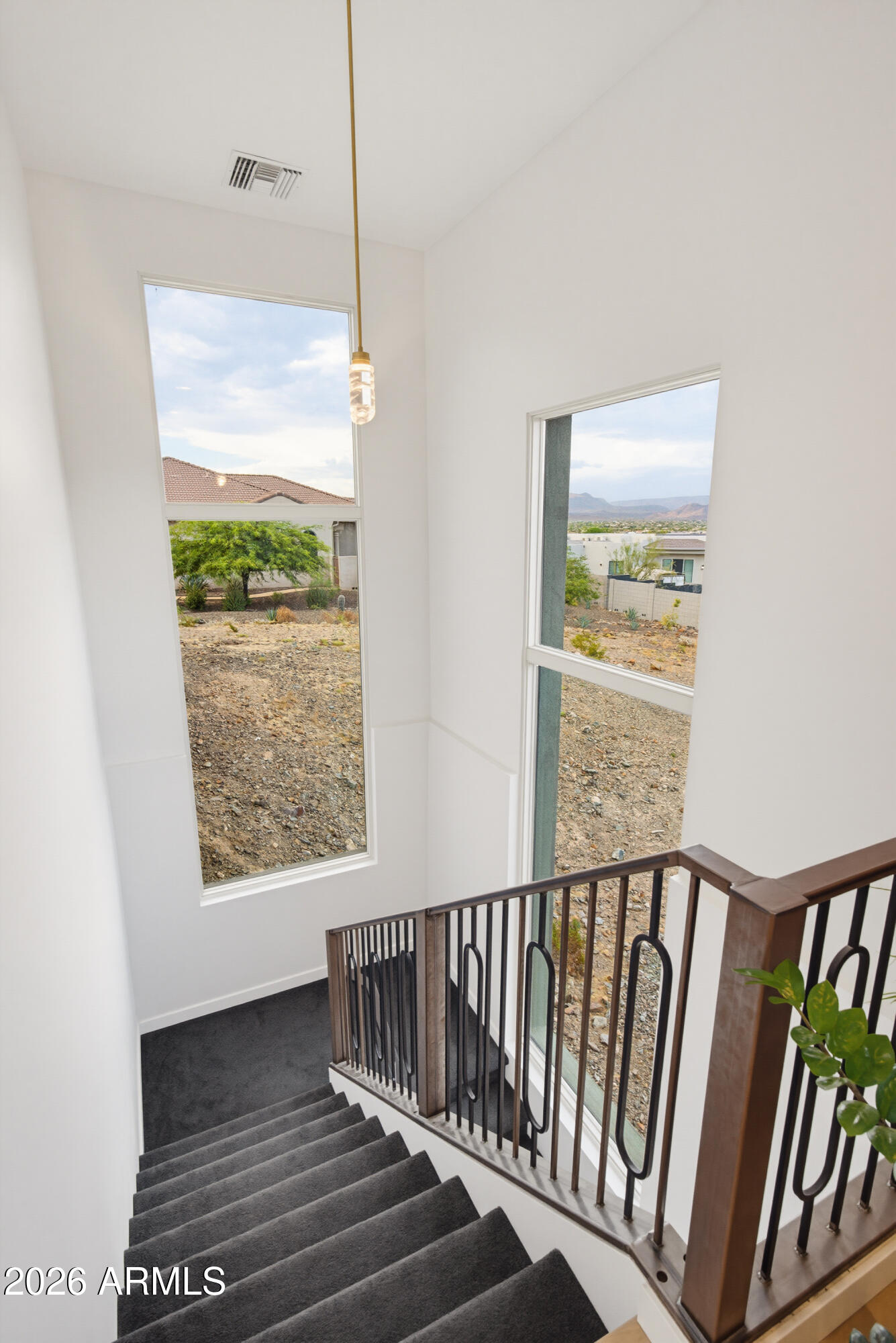 235 W ROCK VIEW Road