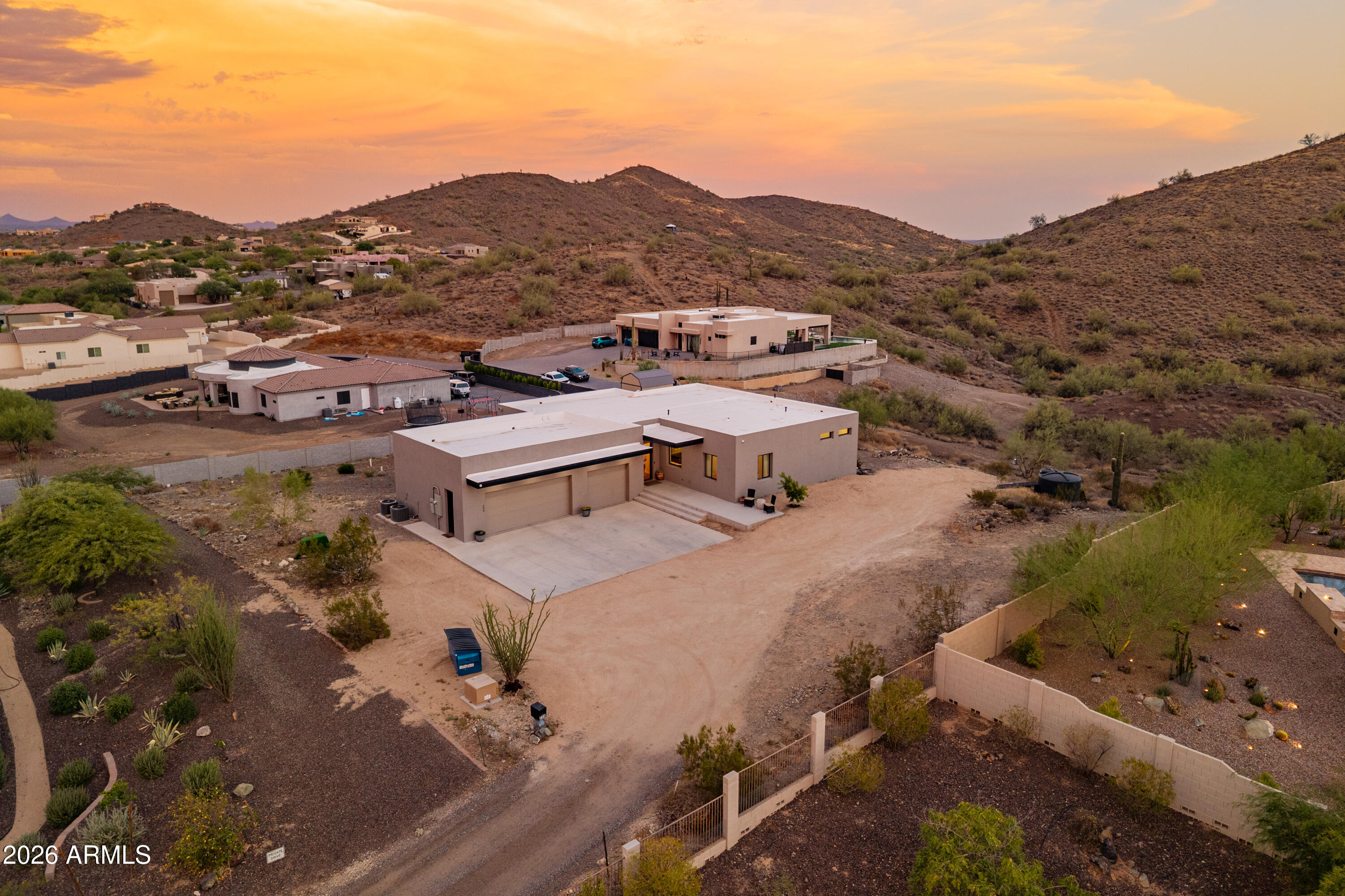 235 W ROCK VIEW Road