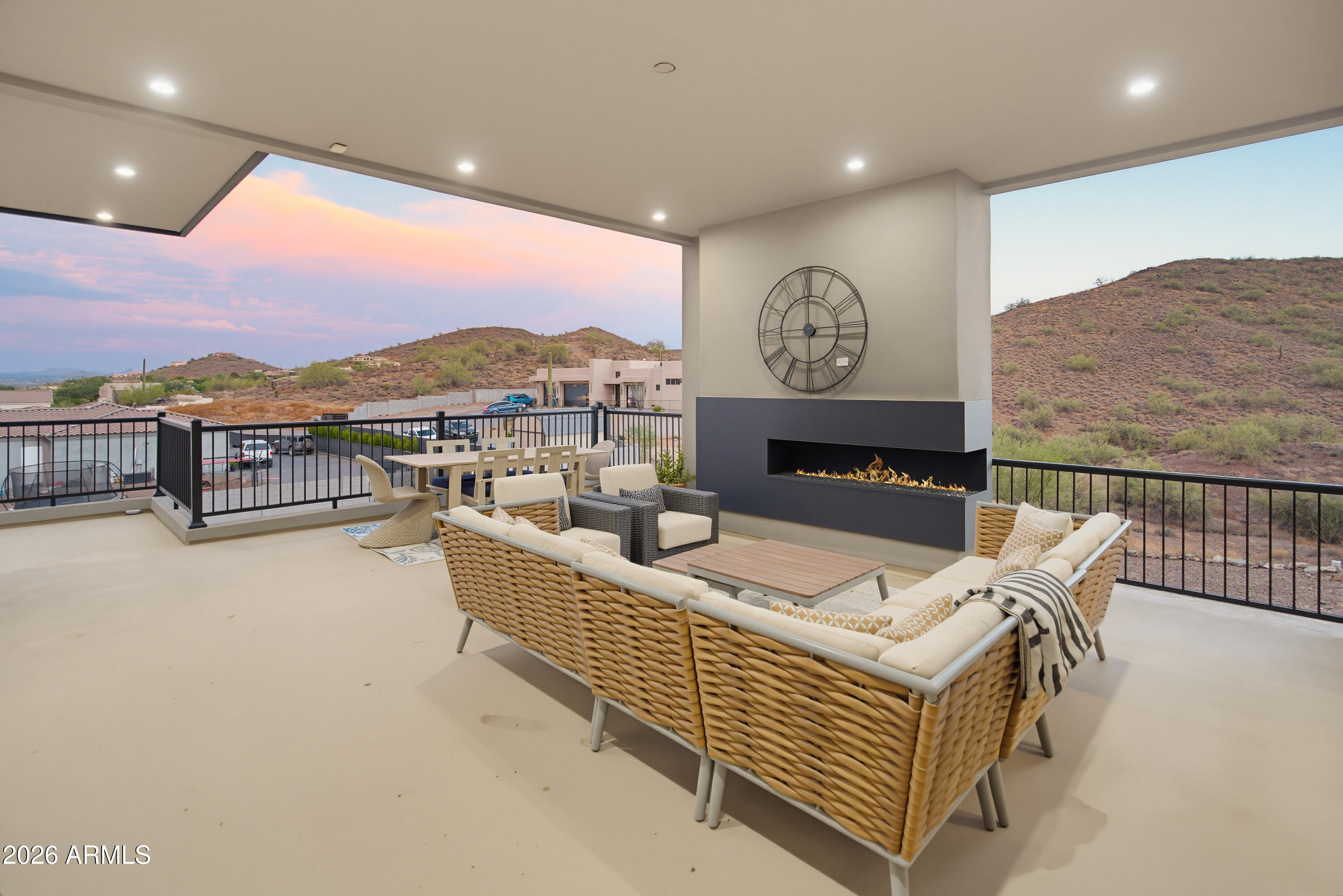 235 W ROCK VIEW Road