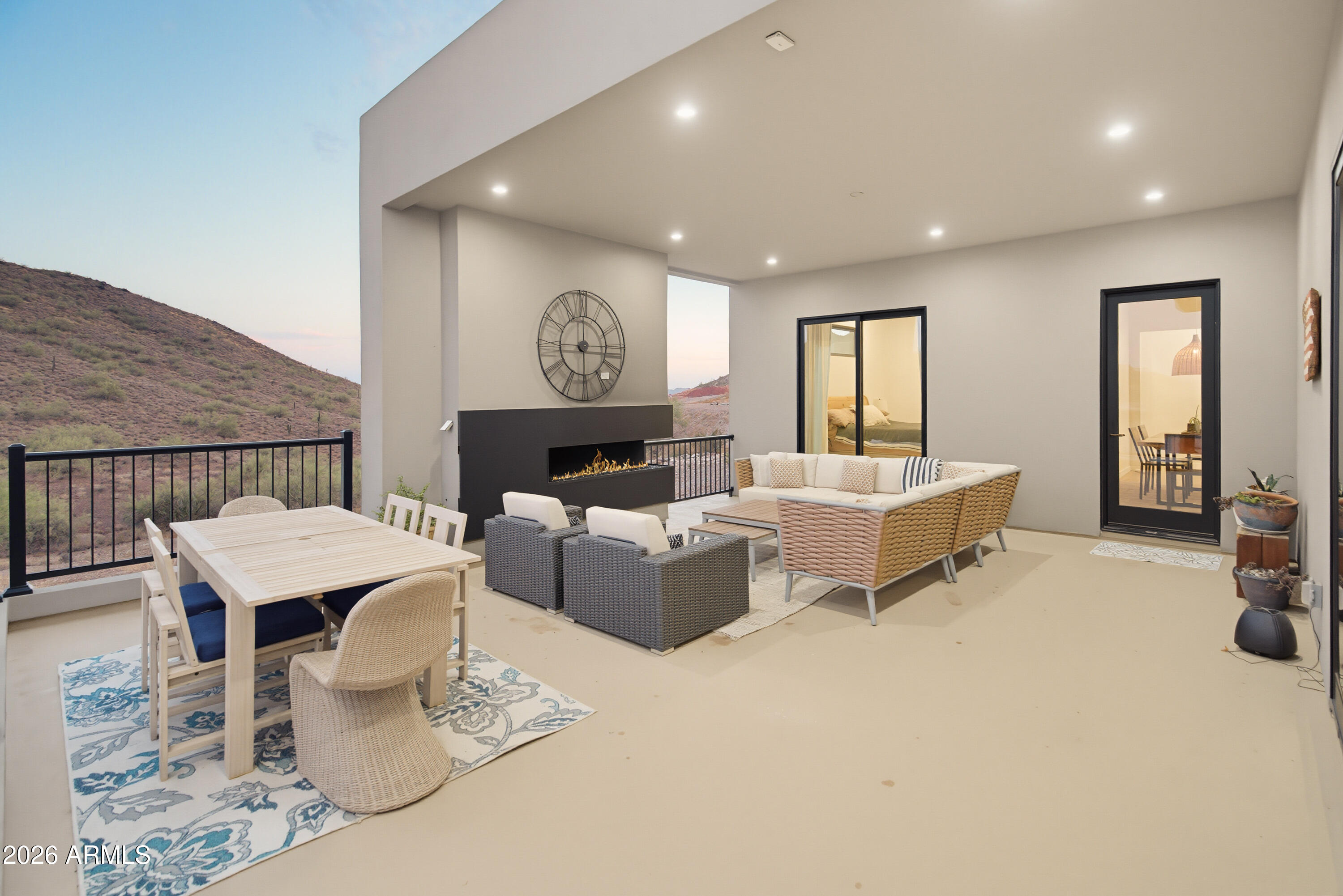 235 W ROCK VIEW Road
