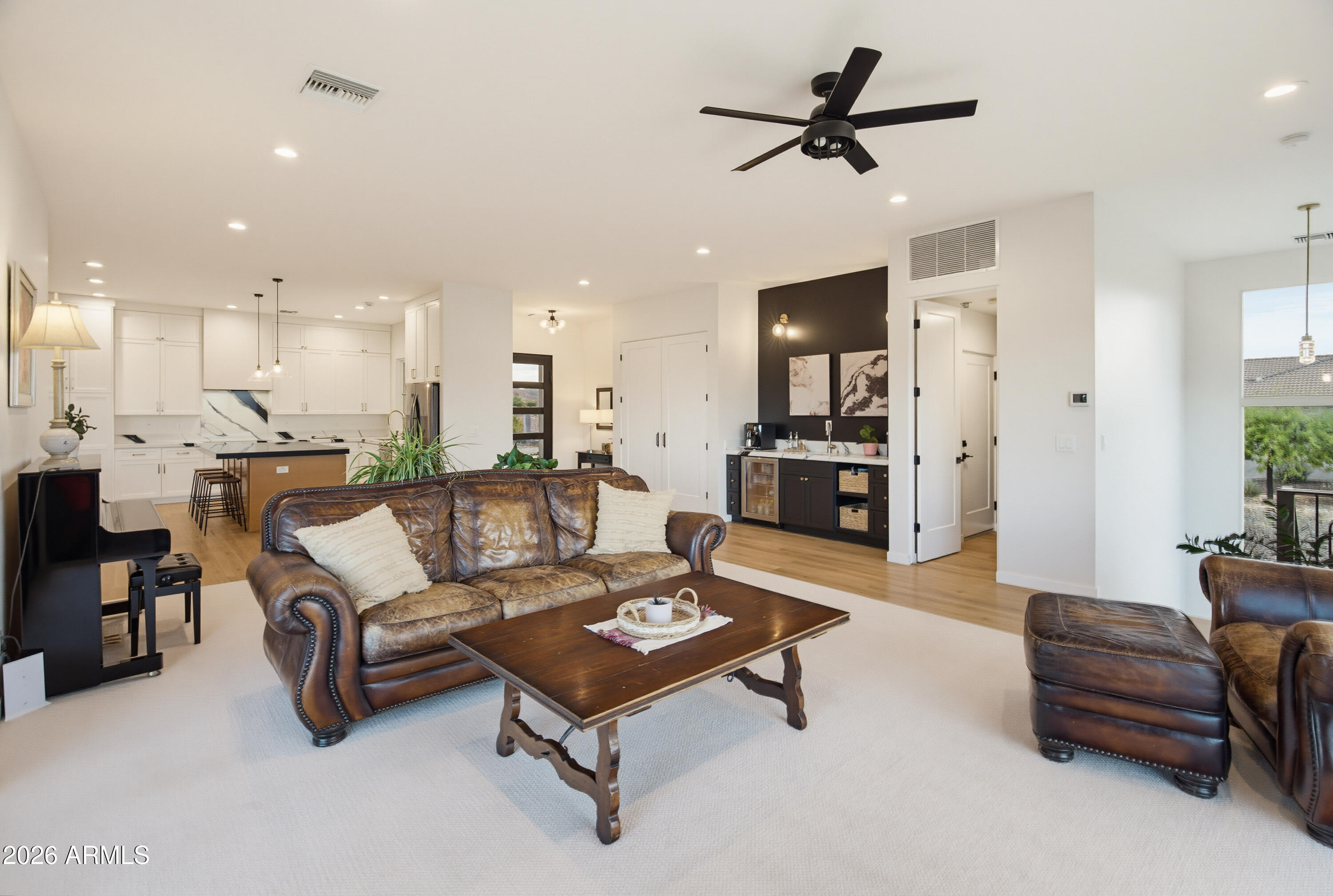 235 W ROCK VIEW Road