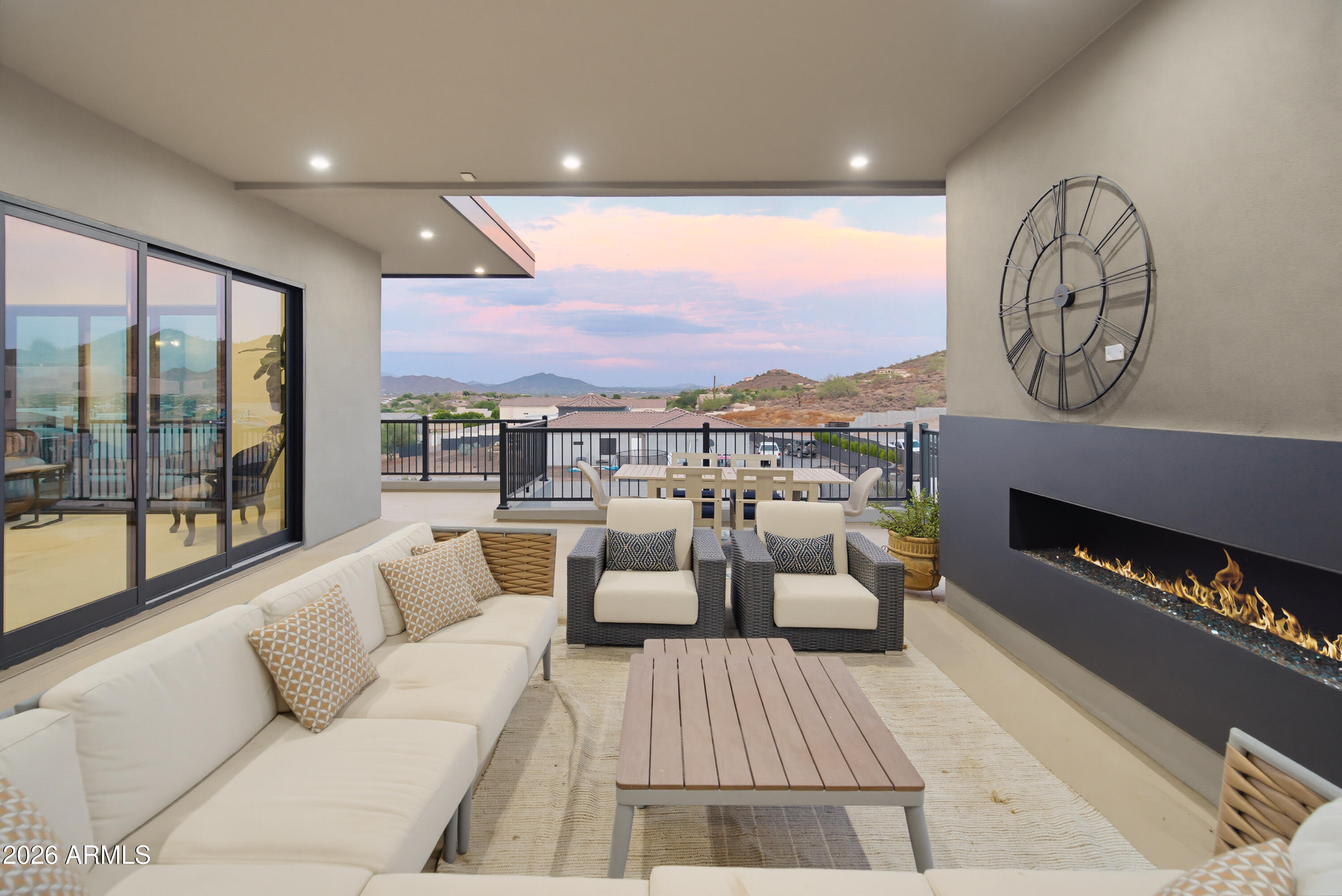 235 W ROCK VIEW Road