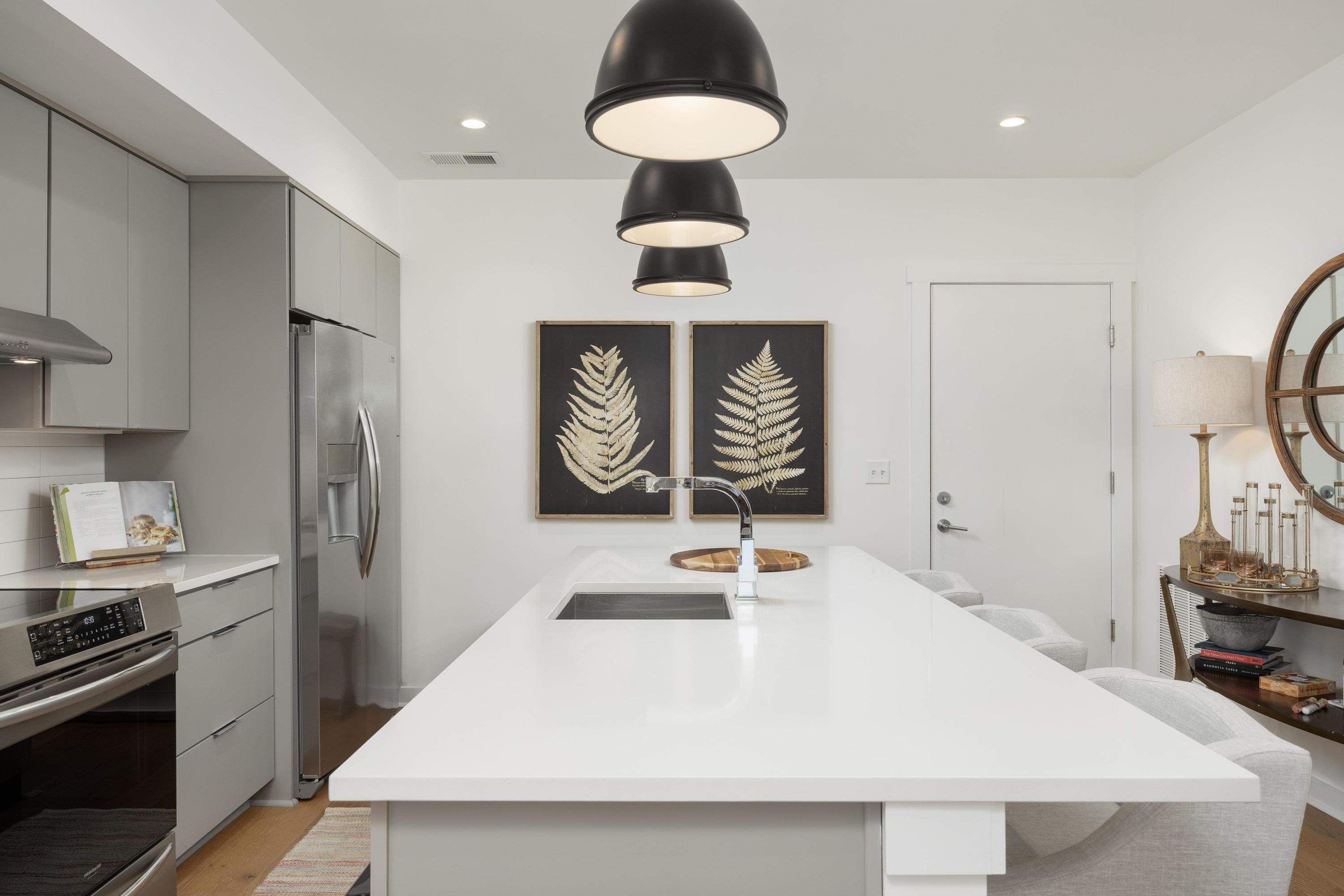 411 Fairpoint Street, 208