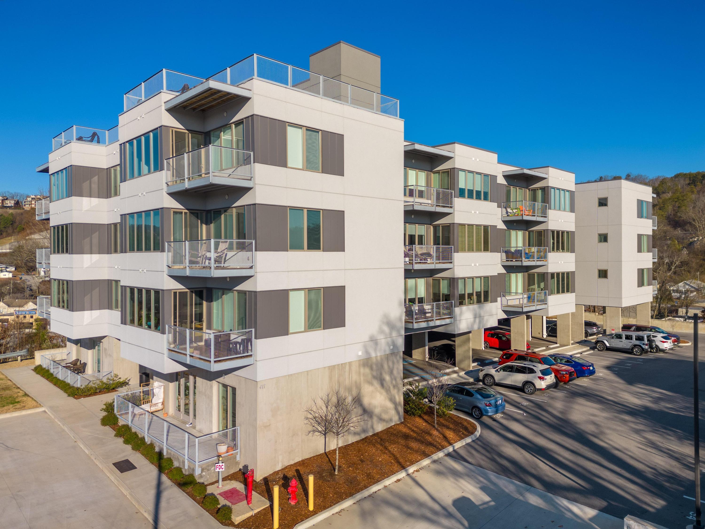 411 Fairpoint Street, 208