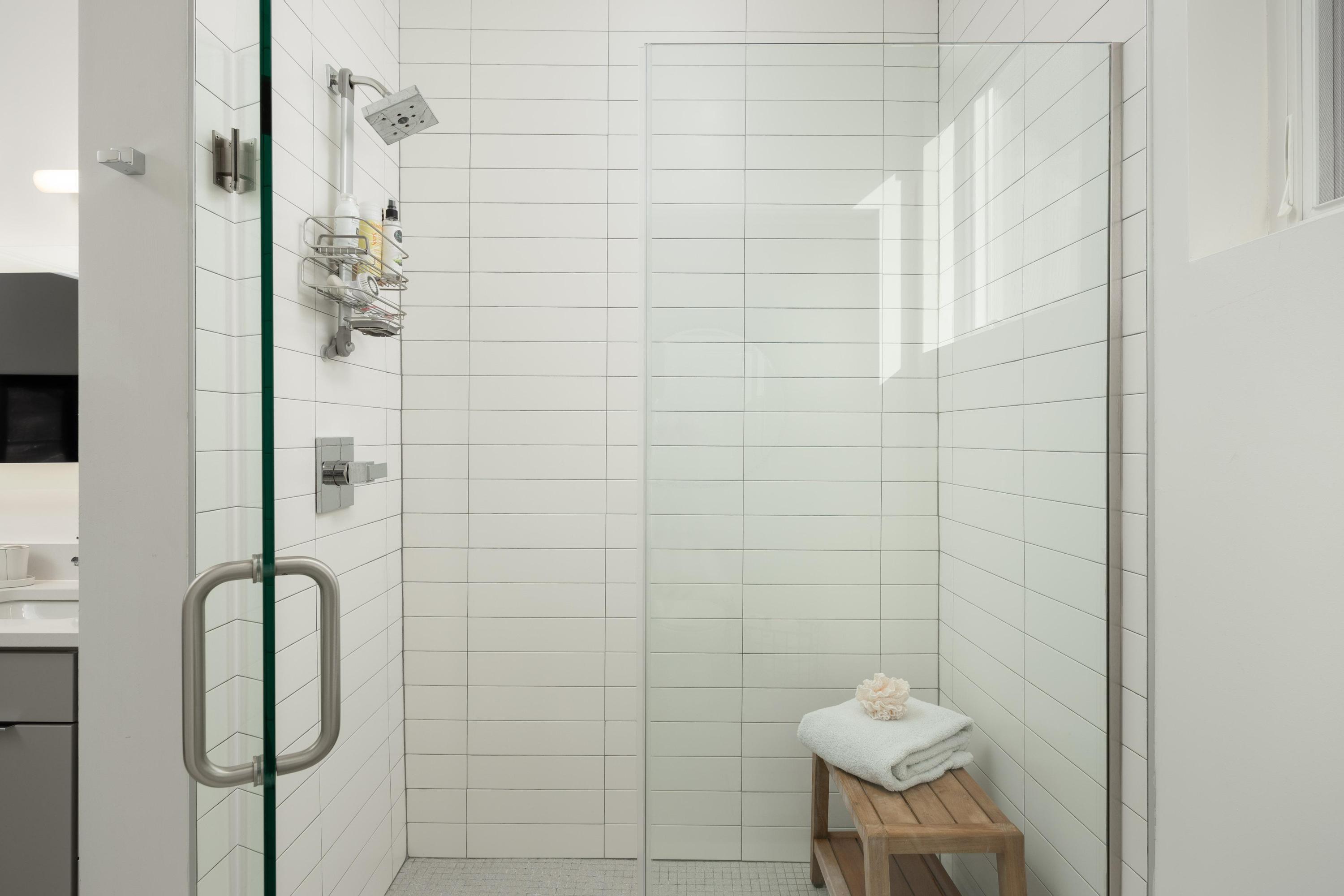 411 Fairpoint Street, 208