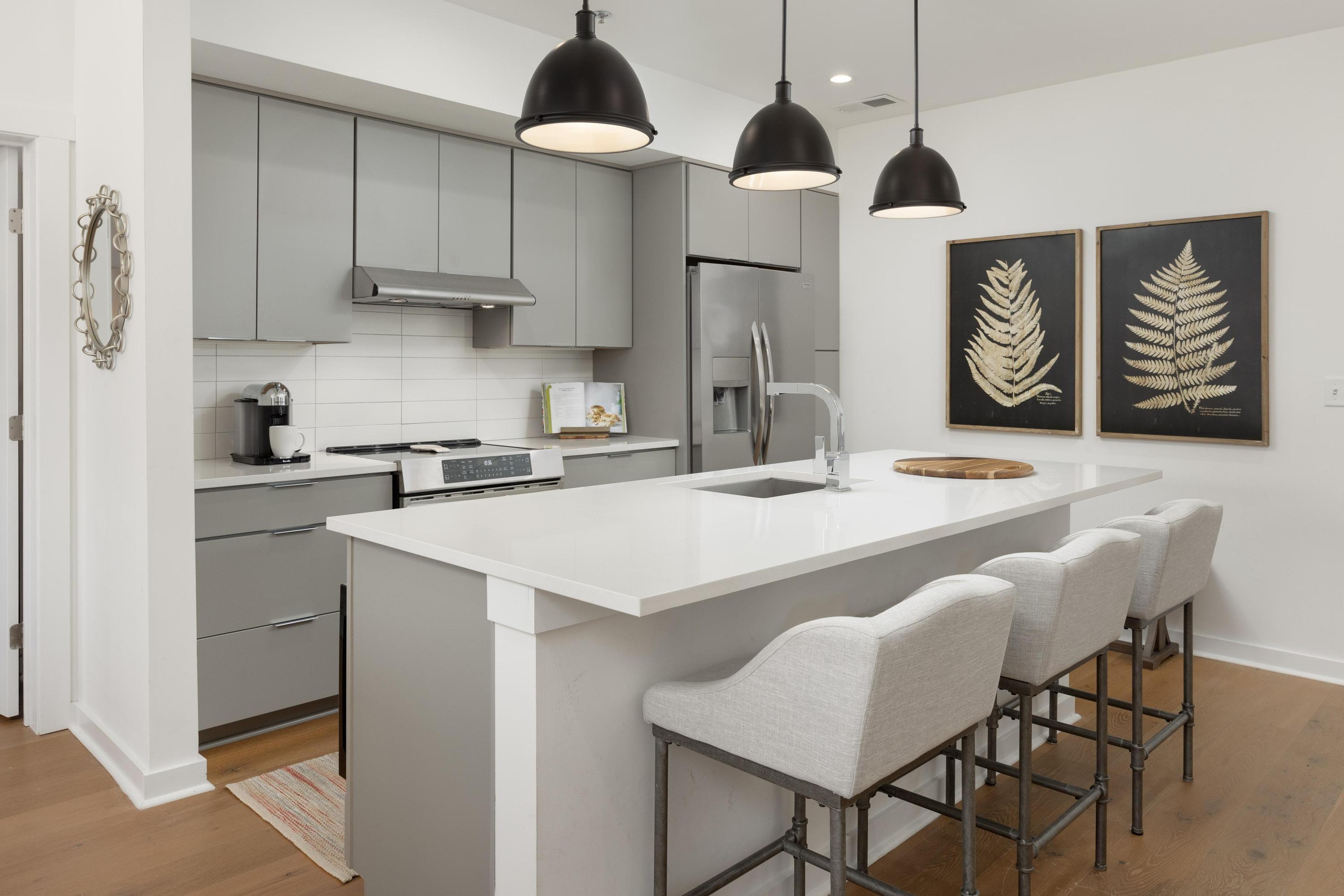 411 Fairpoint Street, 208