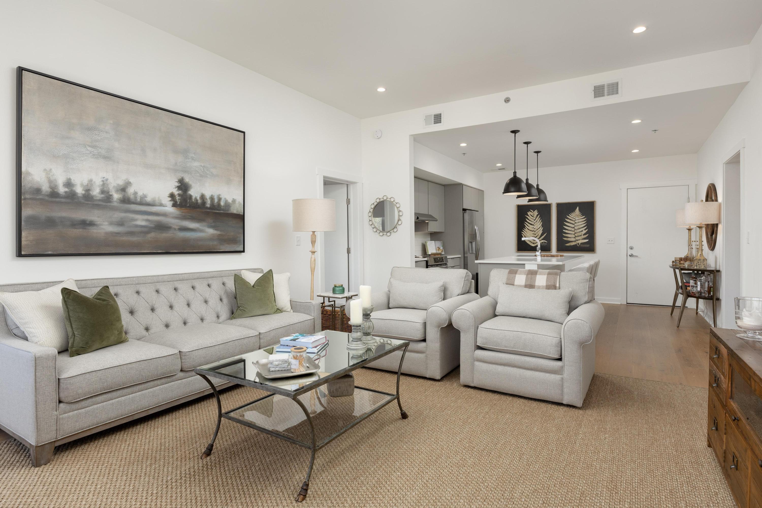 411 Fairpoint Street, 208