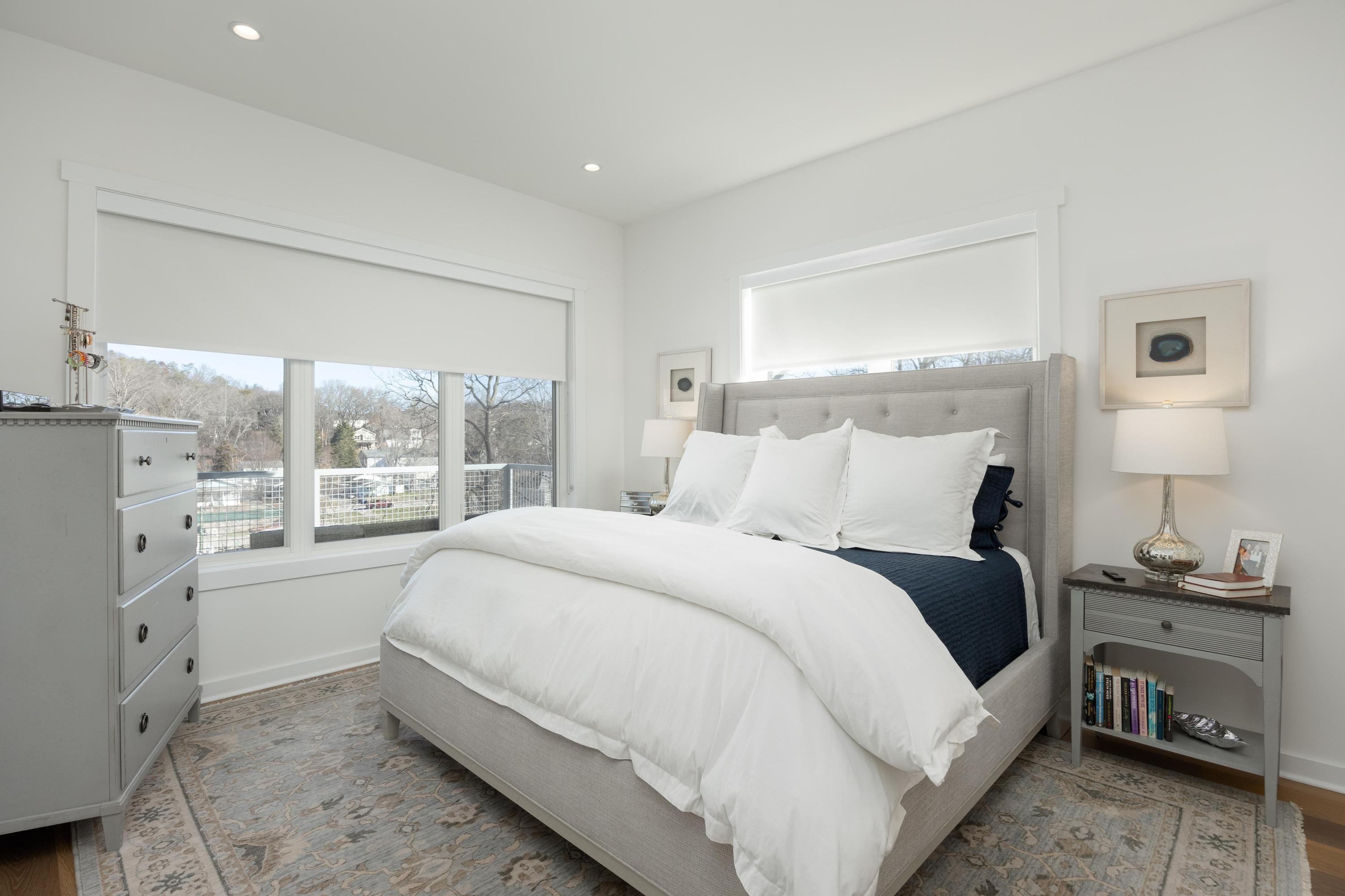 411 Fairpoint Street, 208