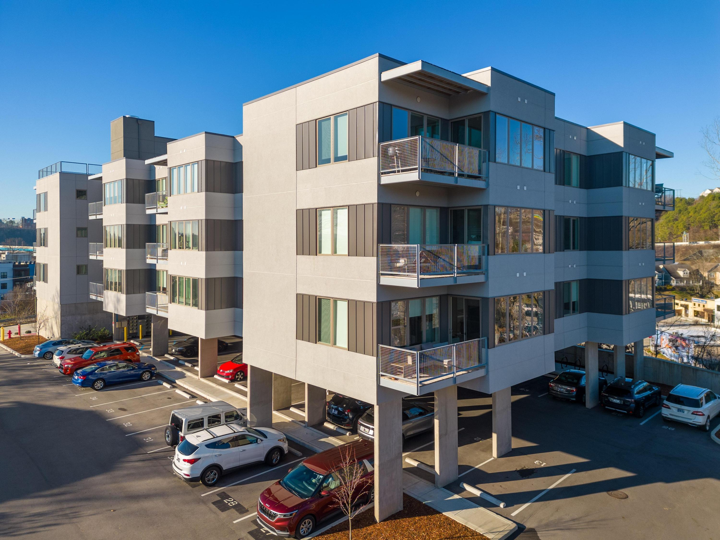 411 Fairpoint Street, 208