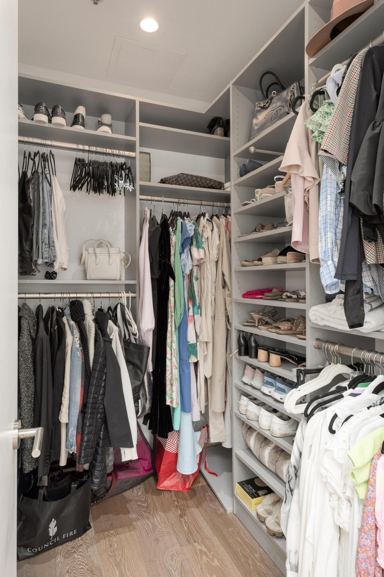 411 Fairpoint Street, 208