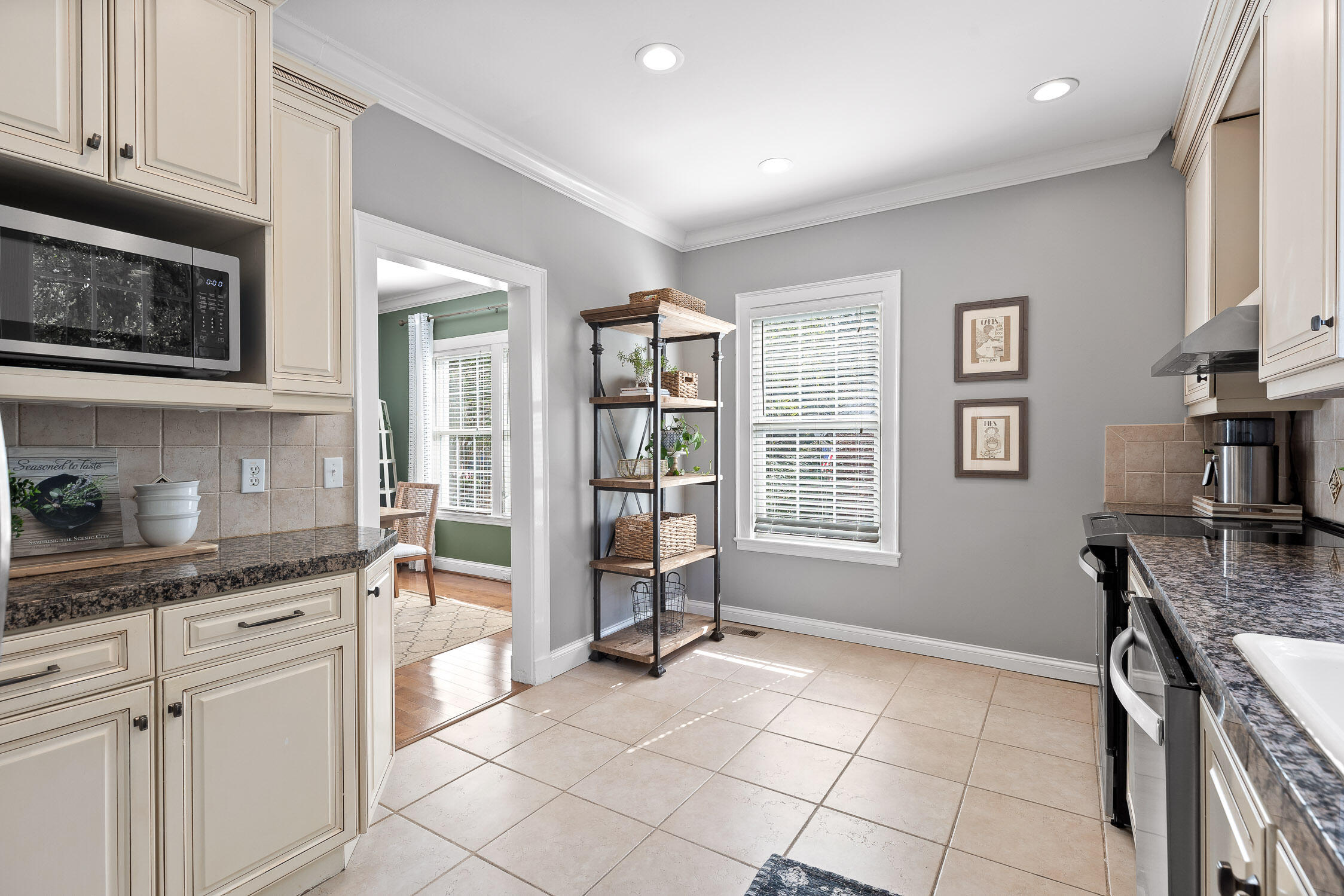 1707 Auburndale Avenue