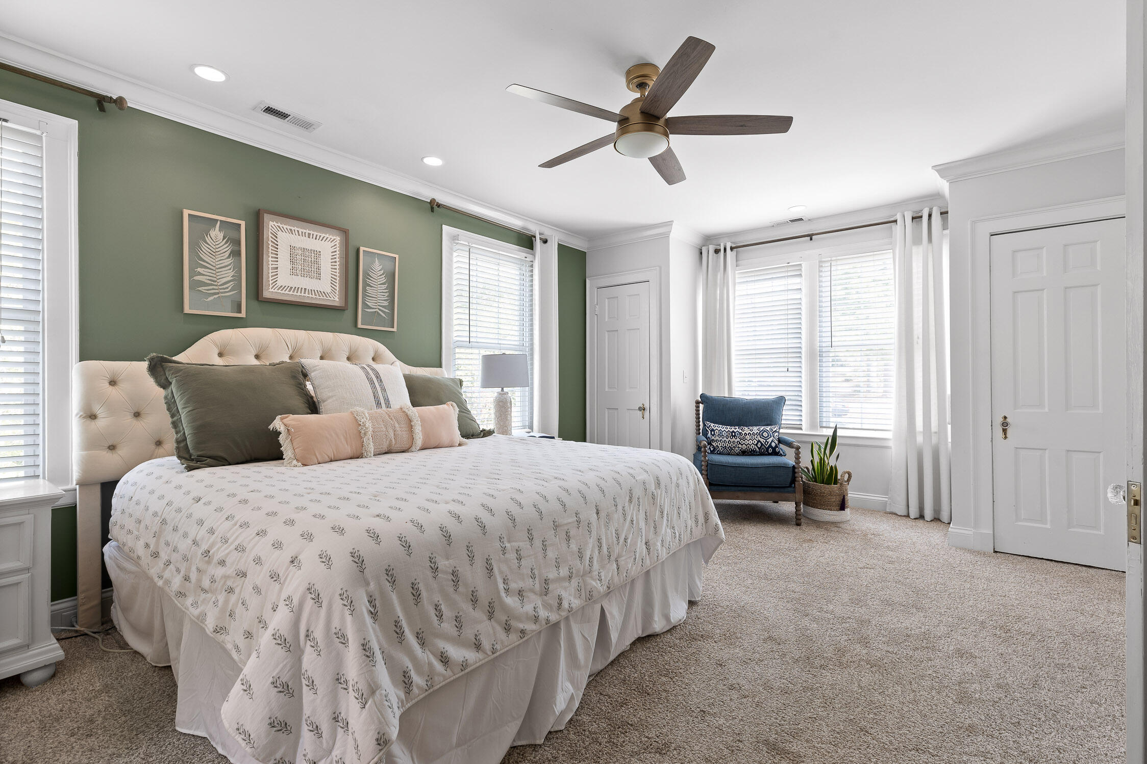 1707 Auburndale Avenue