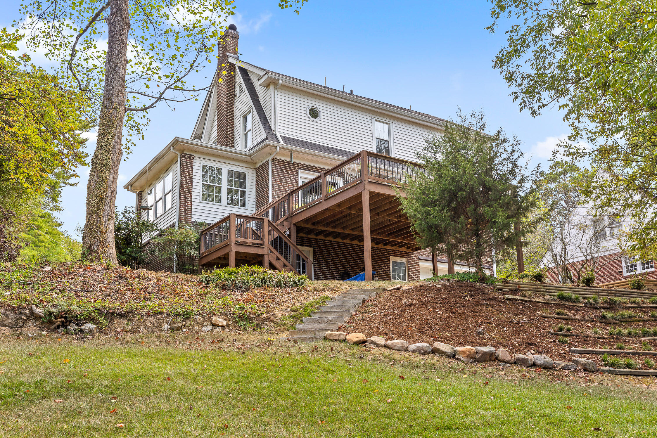 1707 Auburndale Avenue