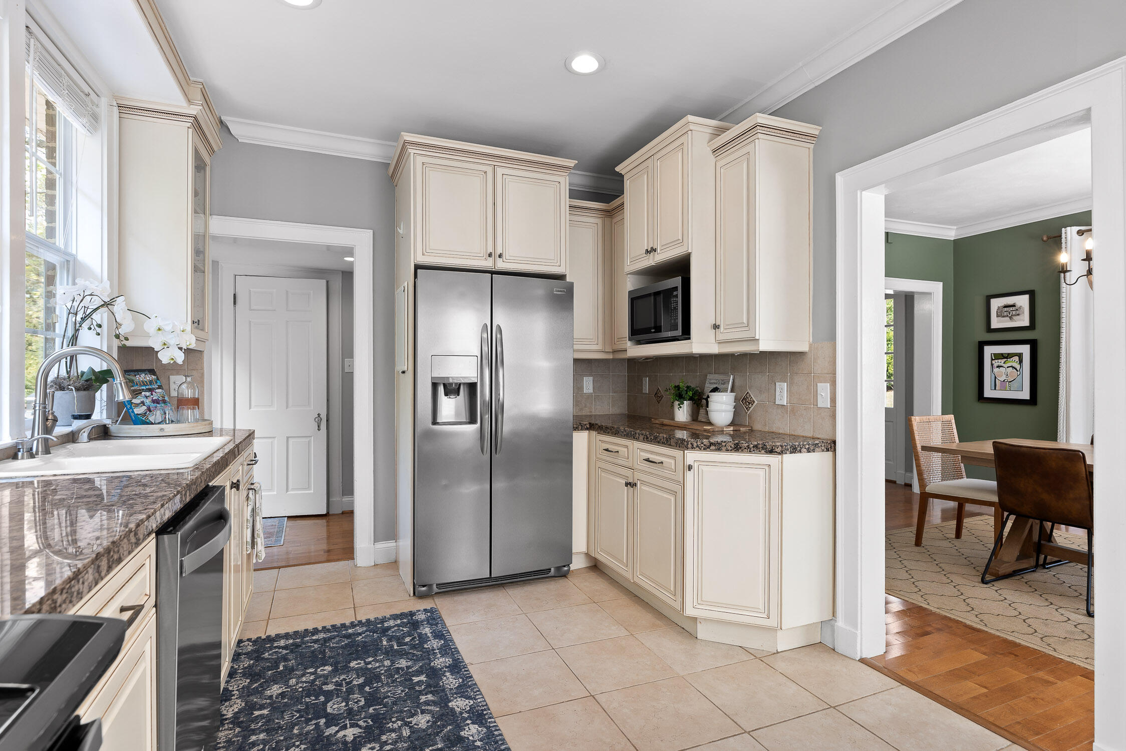 1707 Auburndale Avenue