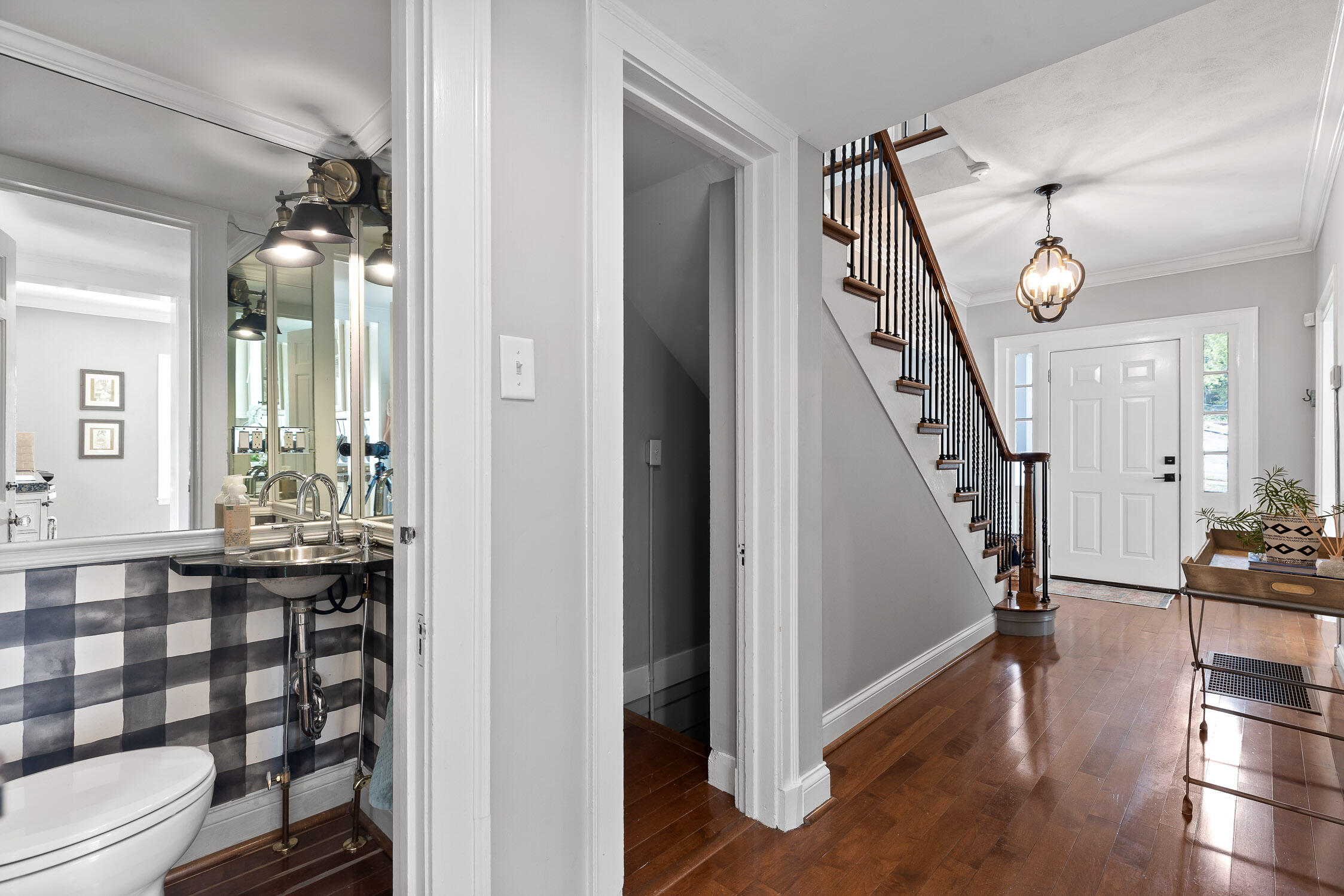 1707 Auburndale Avenue