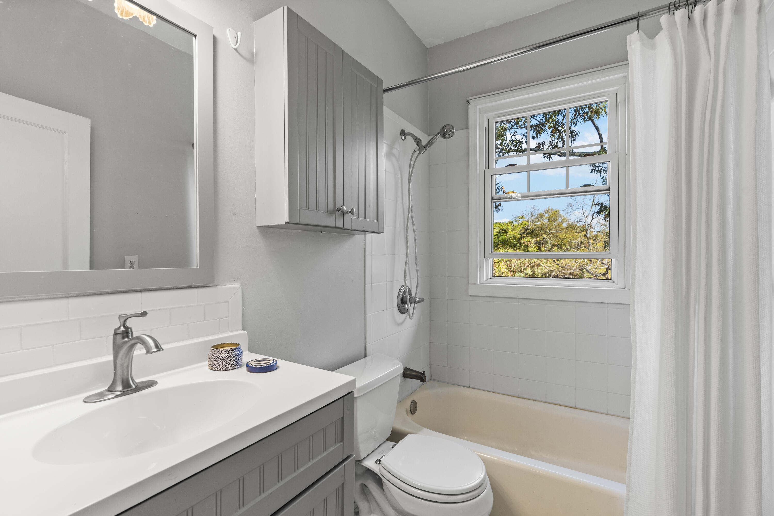 1223 Worthington Street