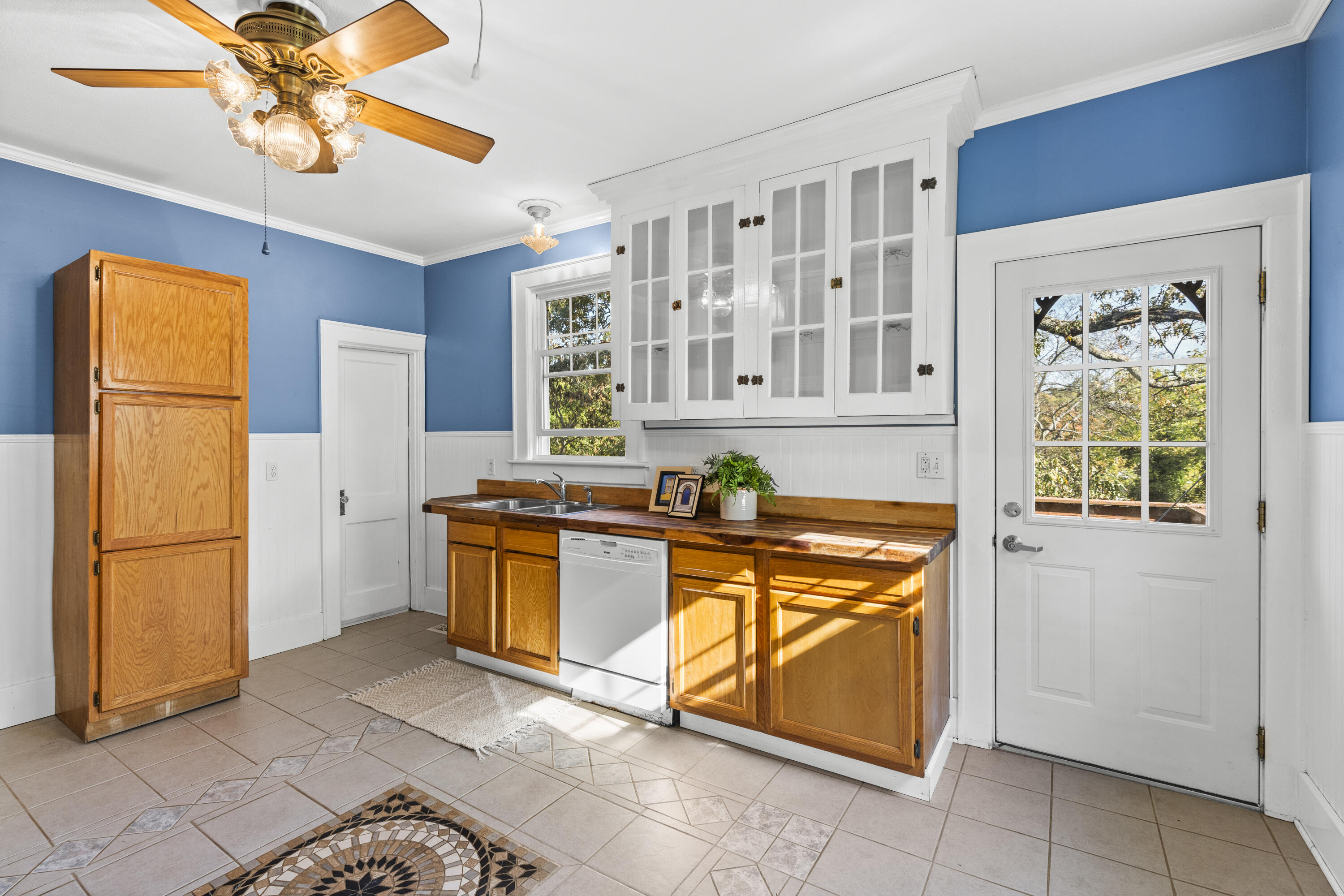 1223 Worthington Street