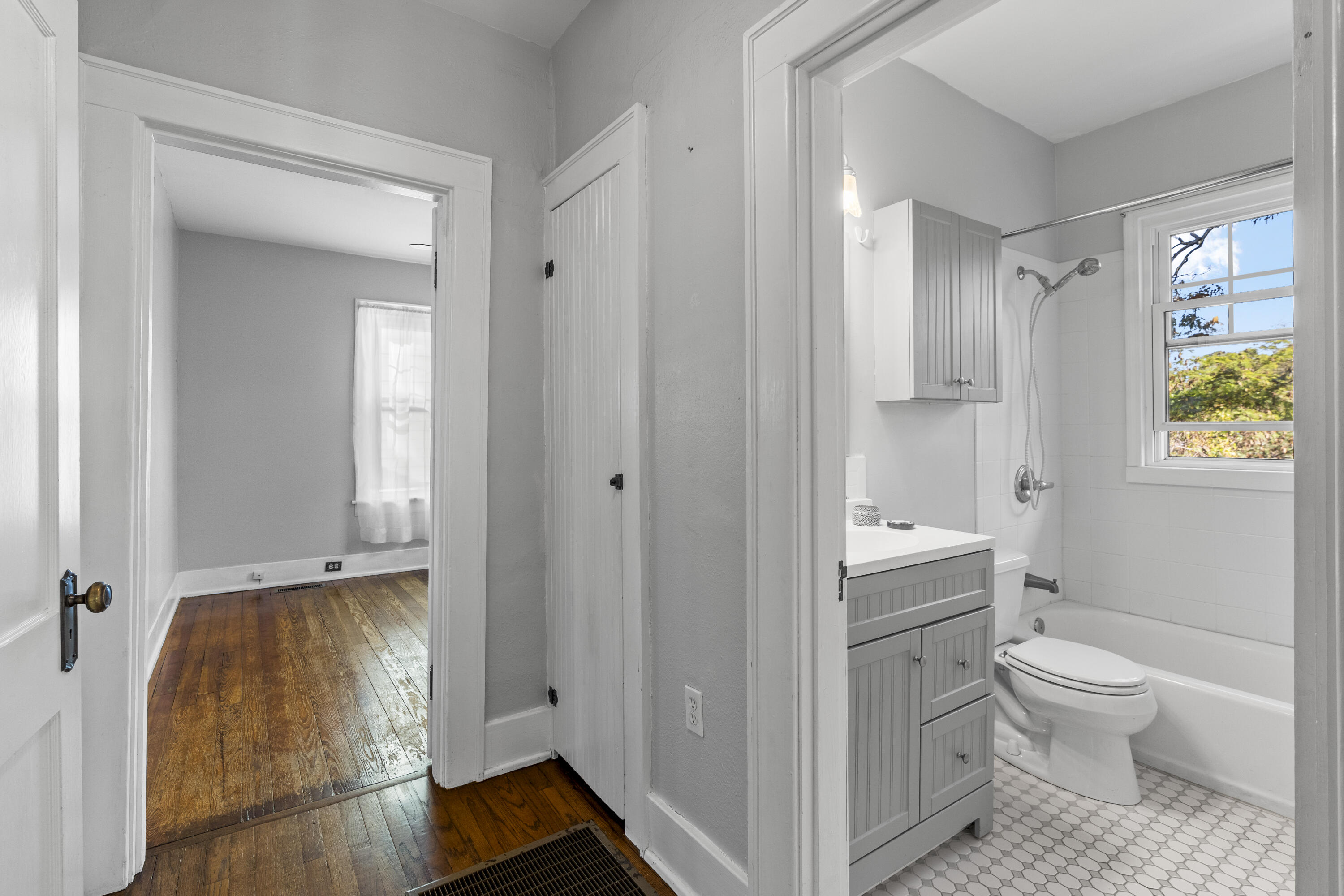 1223 Worthington Street