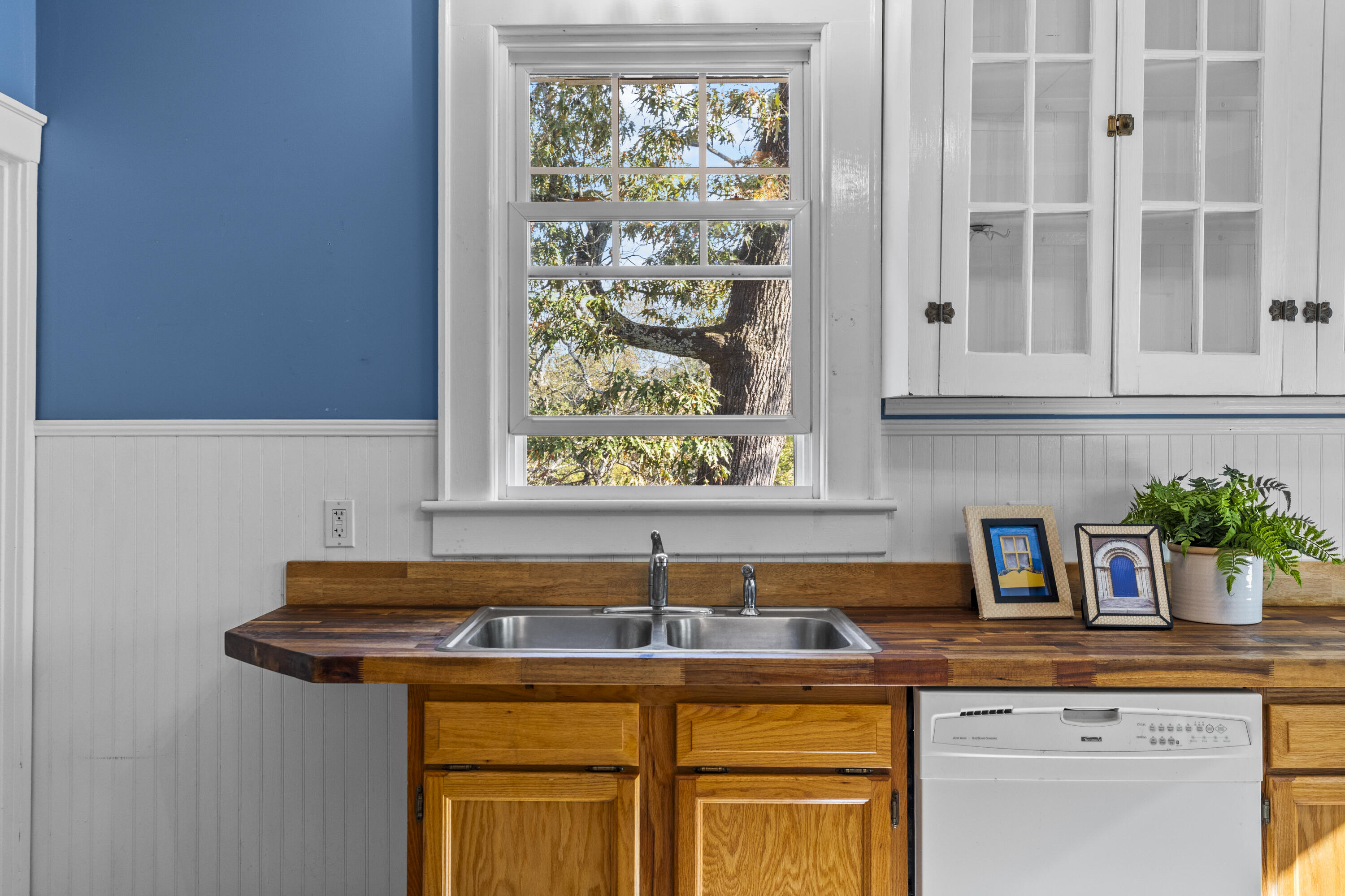 1223 Worthington Street