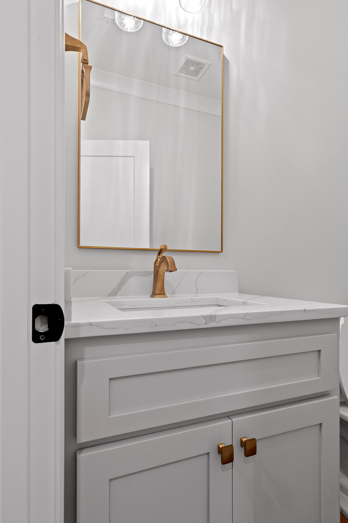 7901 Vervena Drive, 10