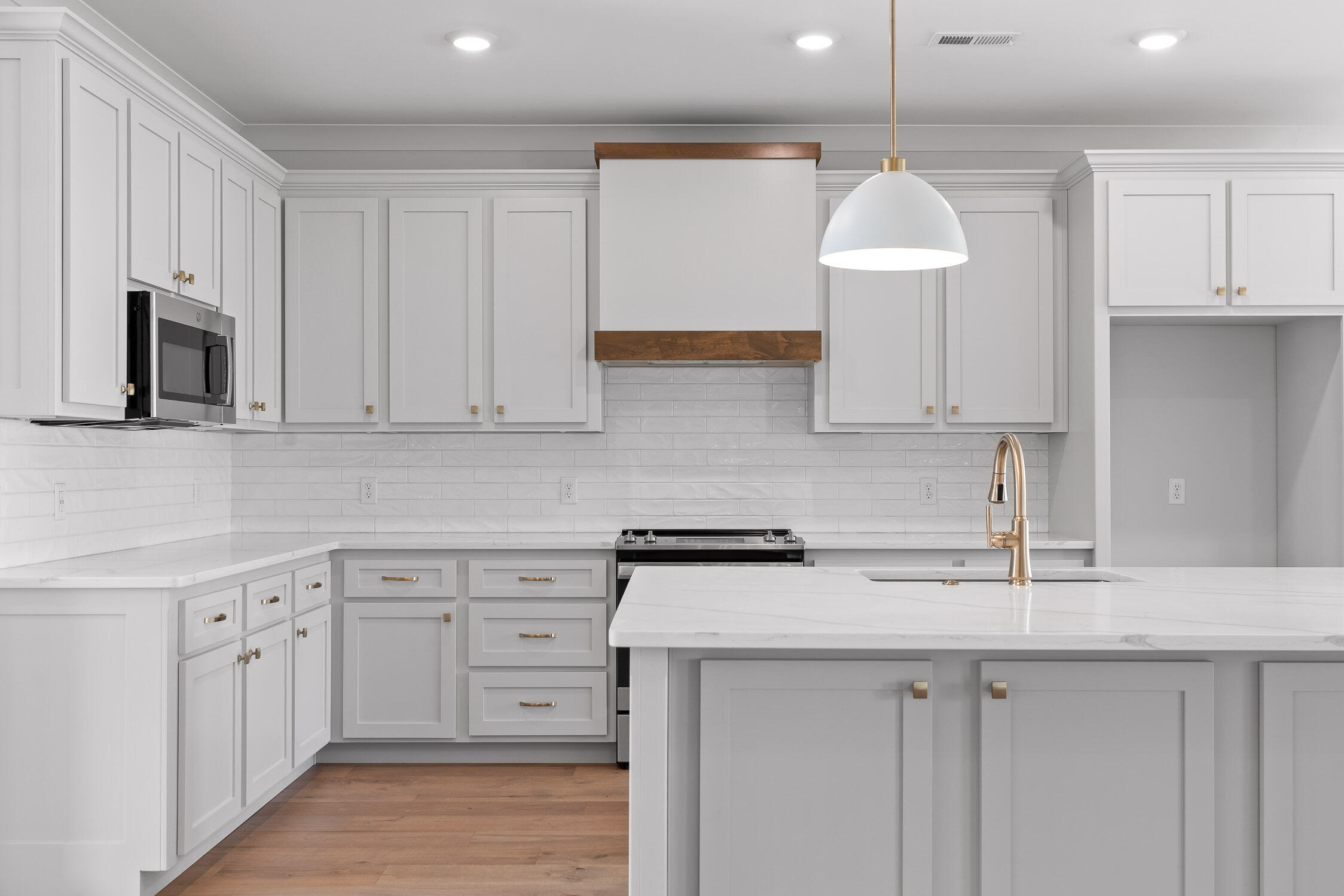 7901 Vervena Drive, 10