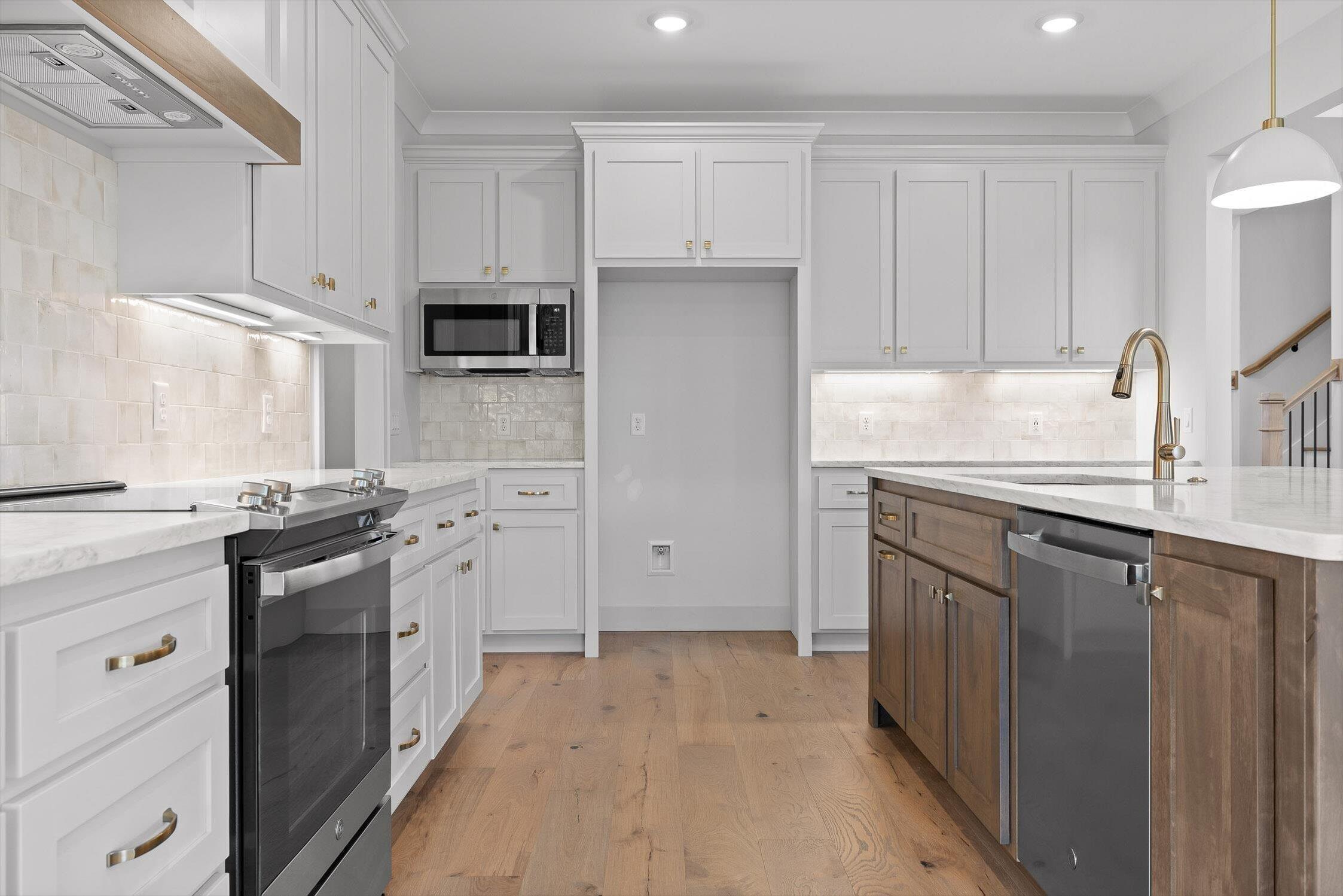 7867 Vervena Drive, 9