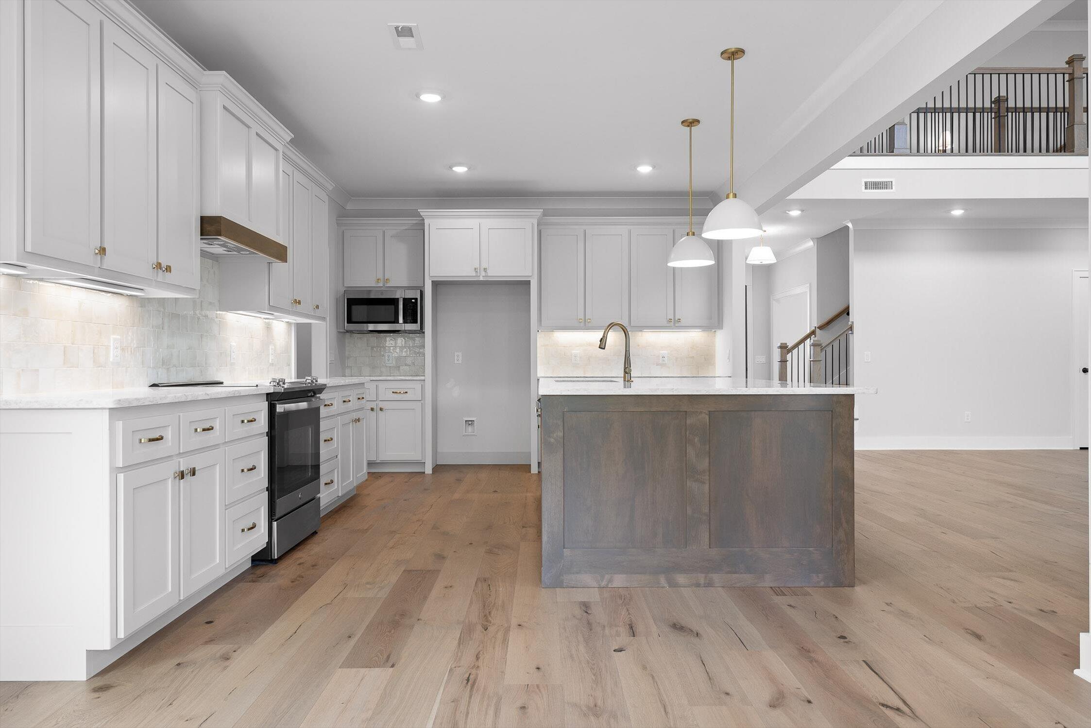 7867 Vervena Drive, 9
