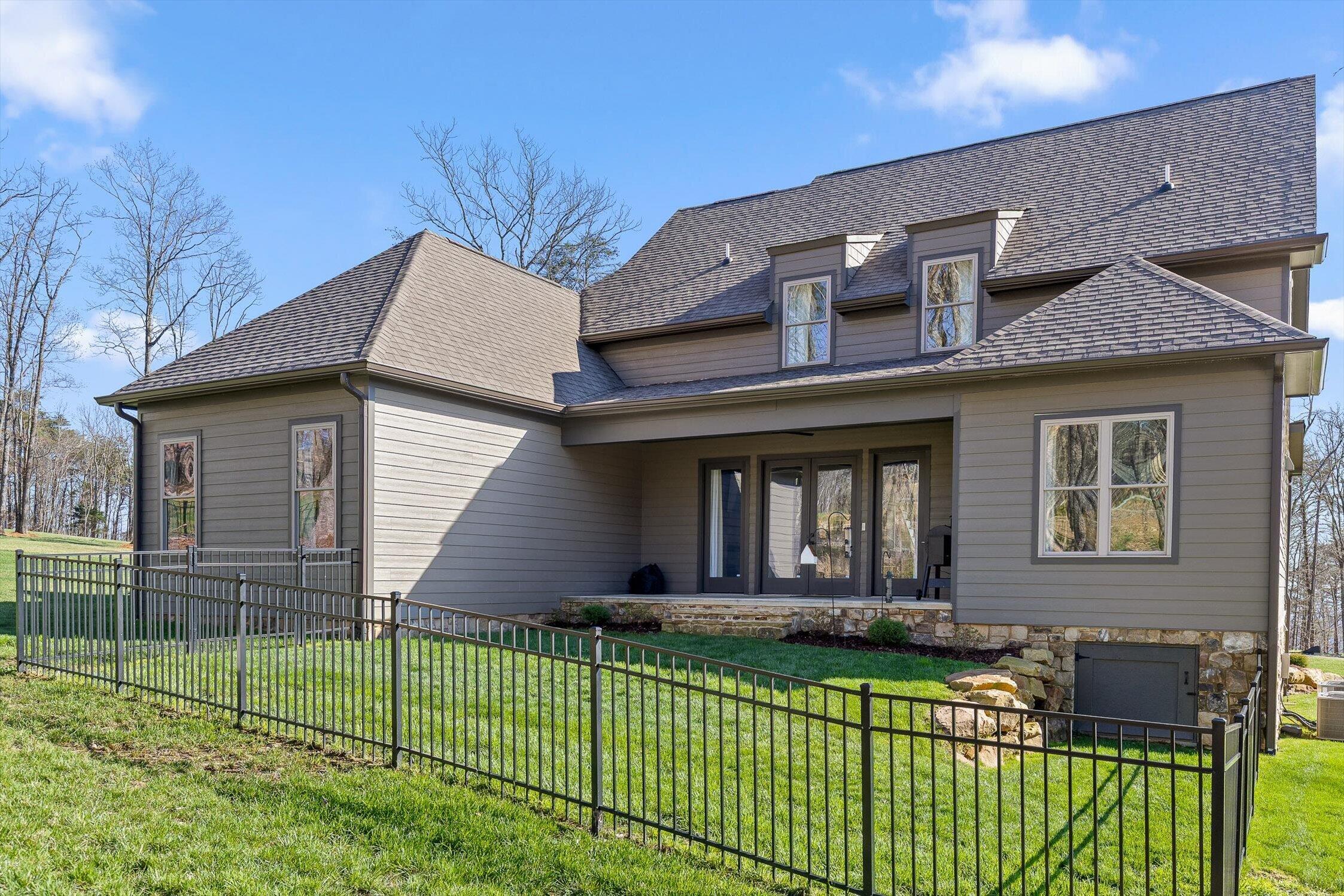 8293 Mountain Laurel Trail