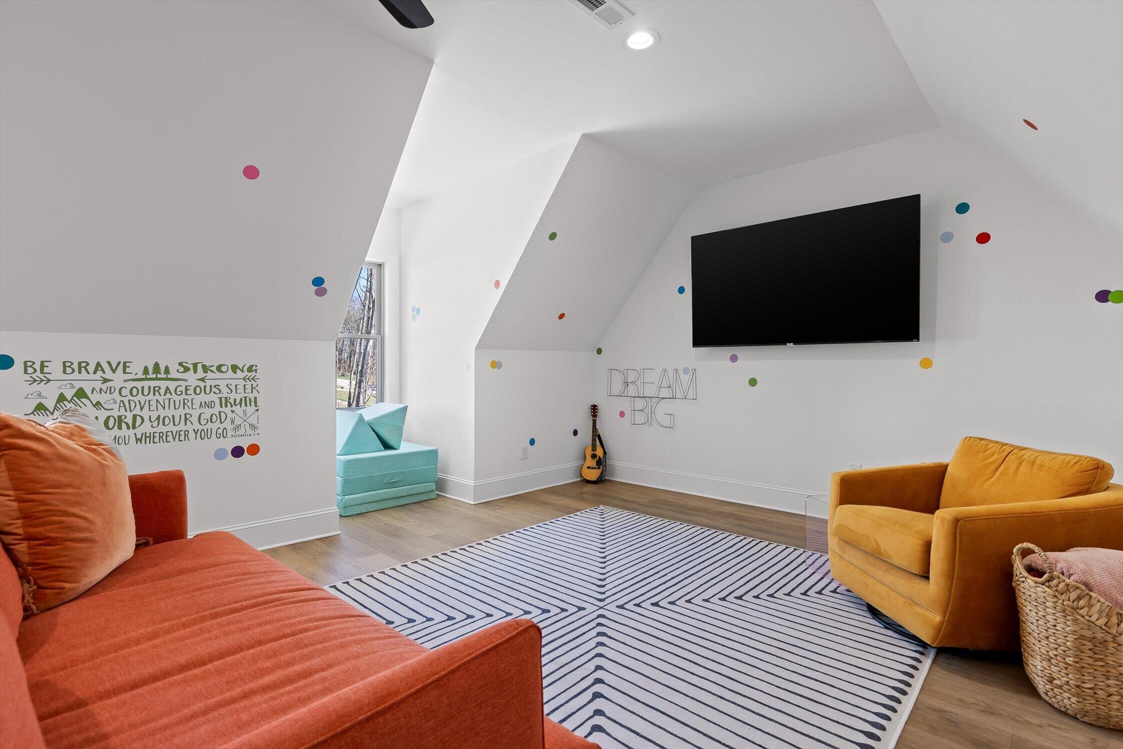 8293 Mountain Laurel Trail