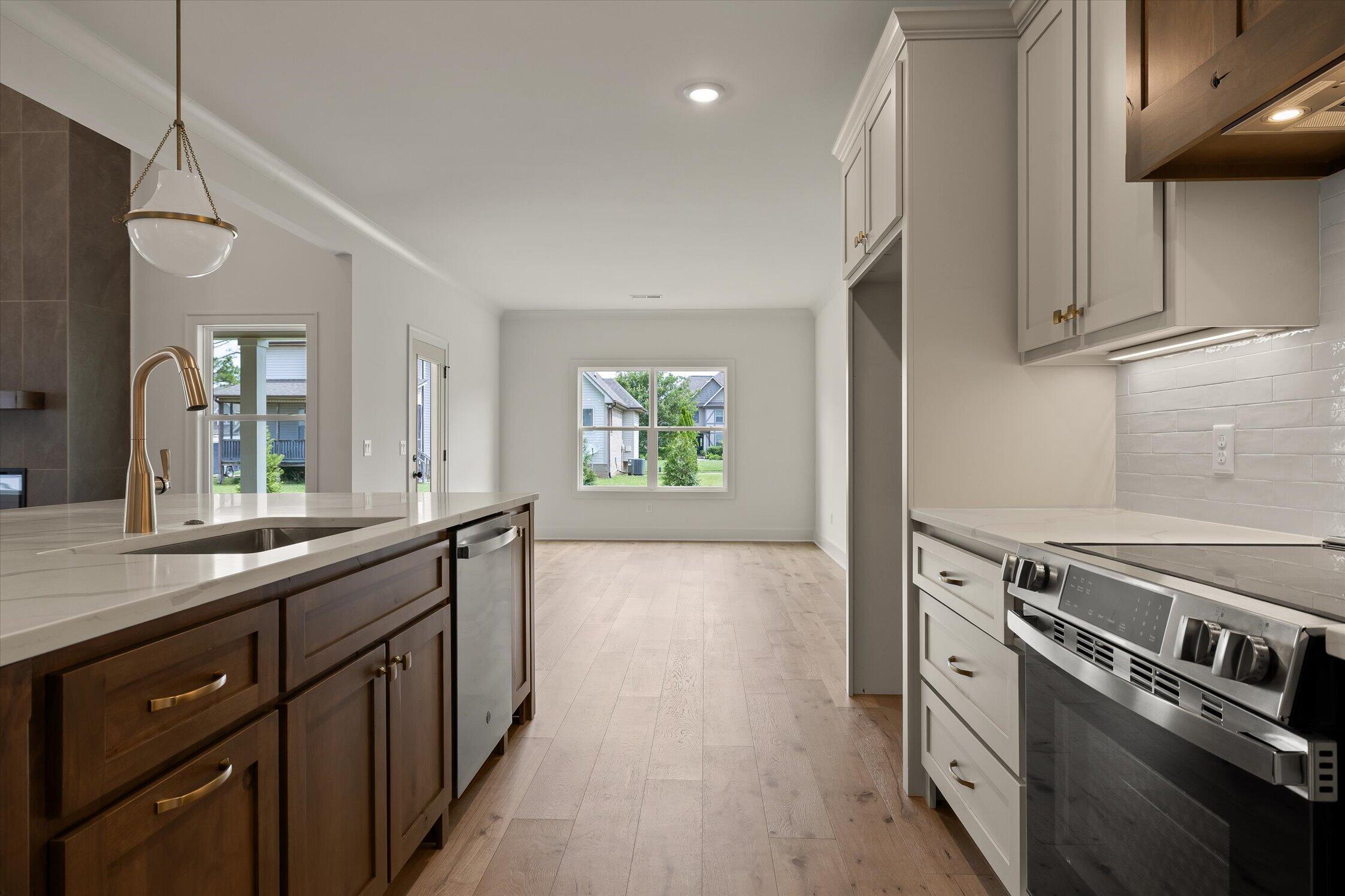 7843 Vervena Drive, 6