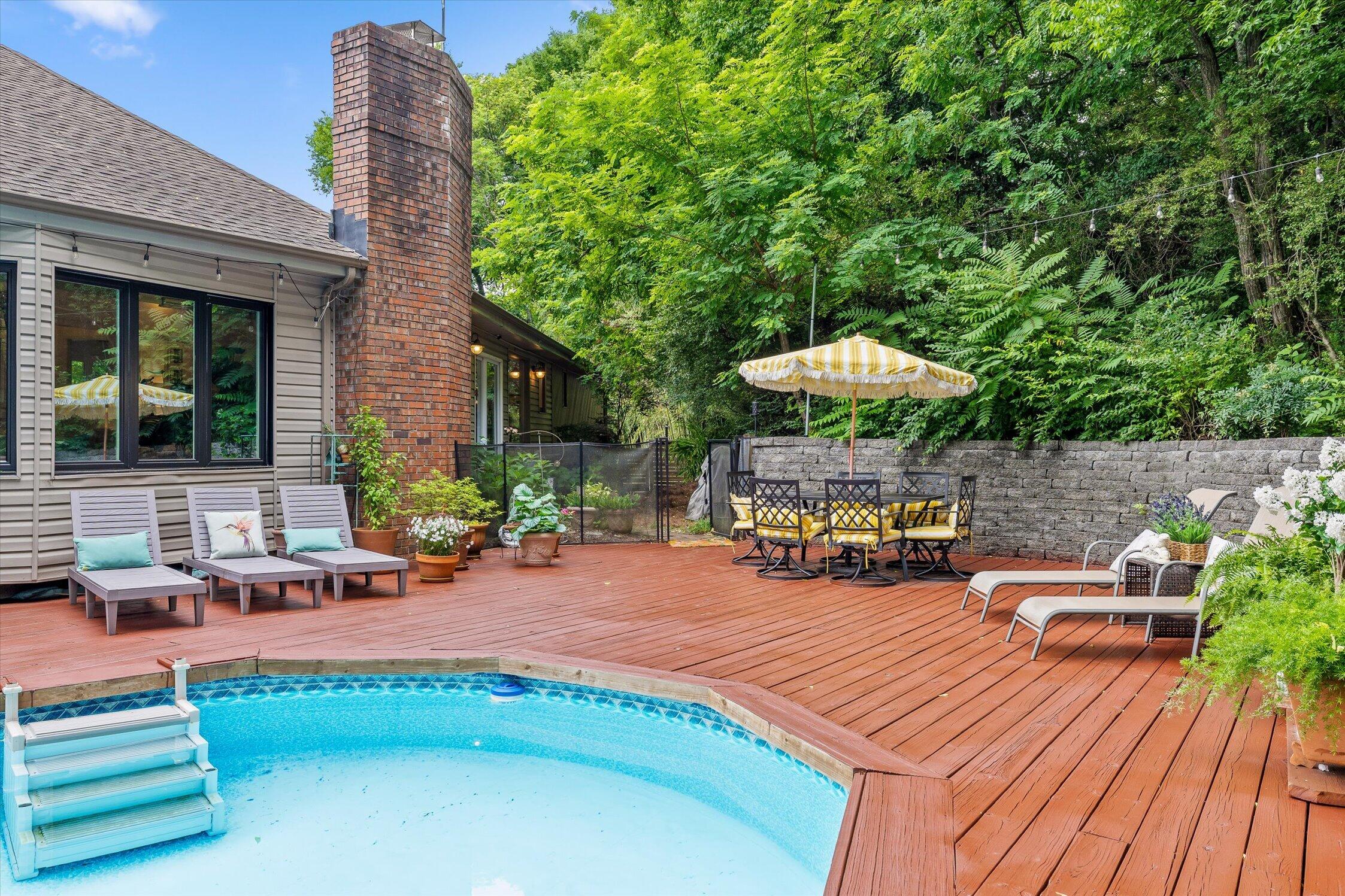 1609 Rock Bluff Road