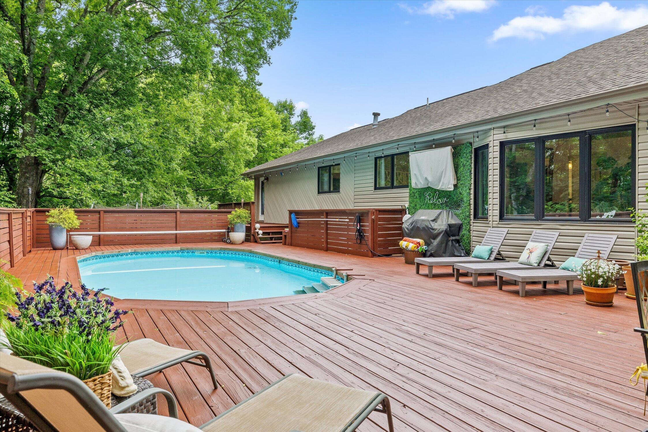 1609 Rock Bluff Road