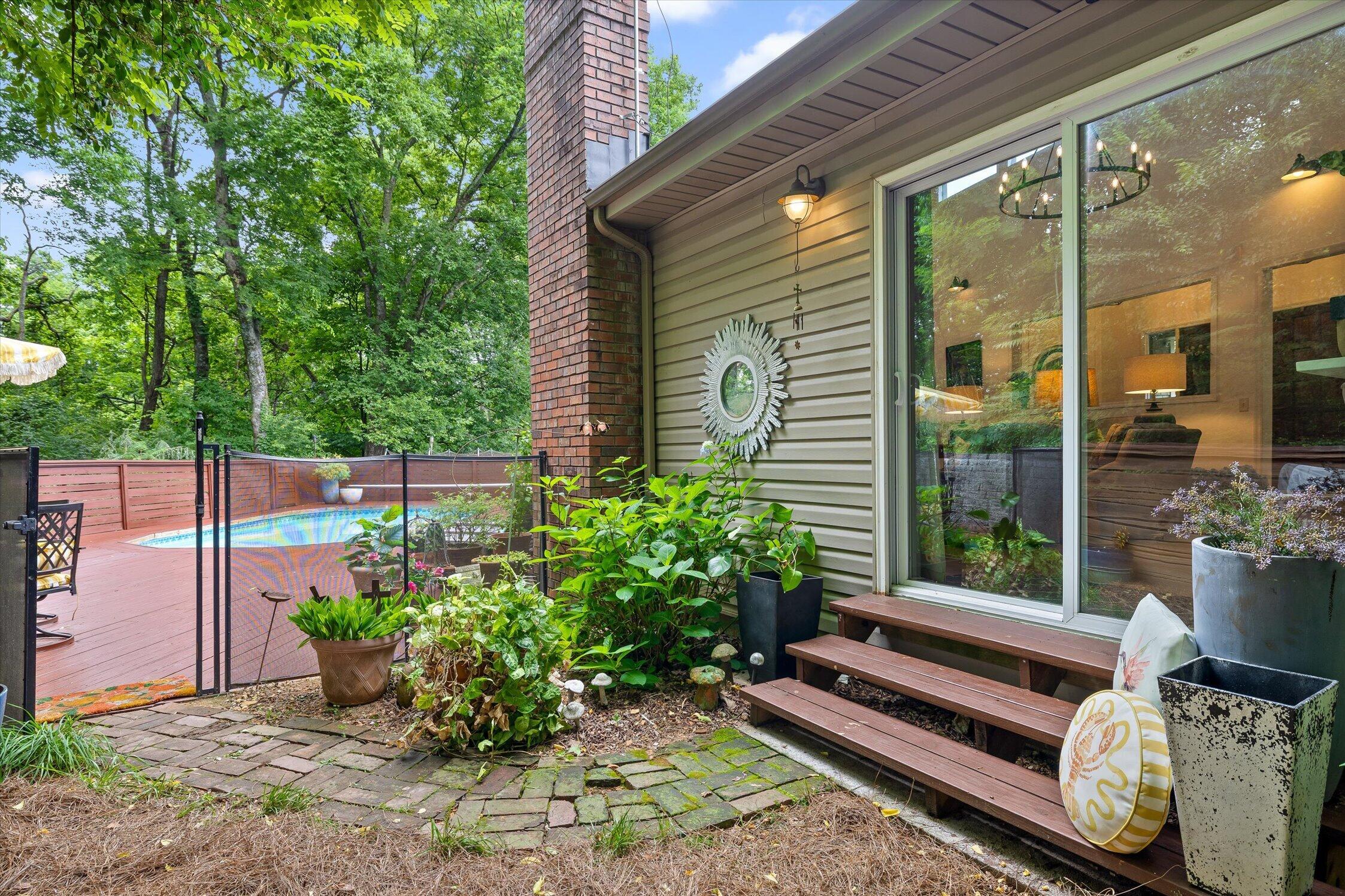 1609 Rock Bluff Road