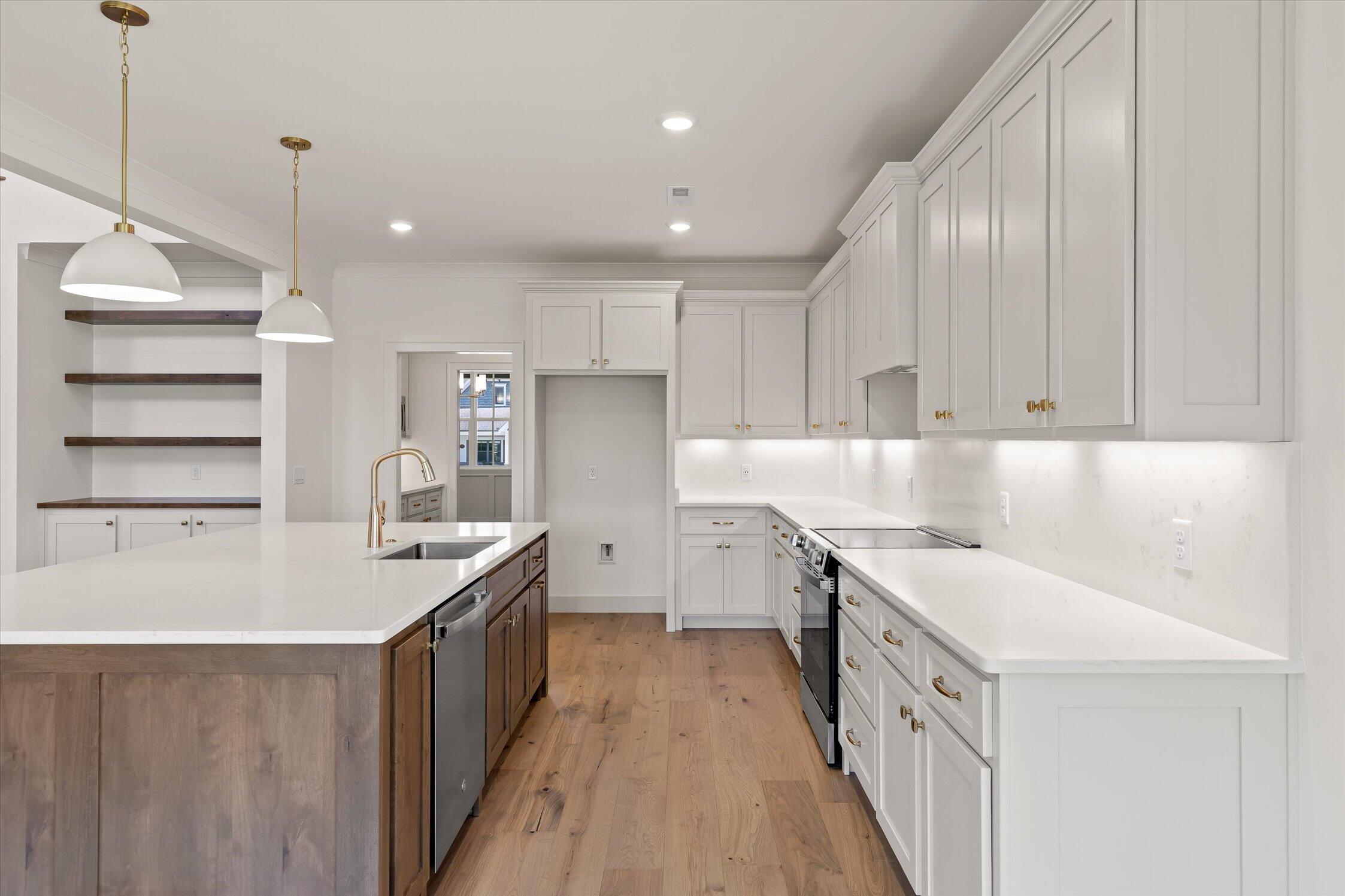 7835 Vervena Drive, 5