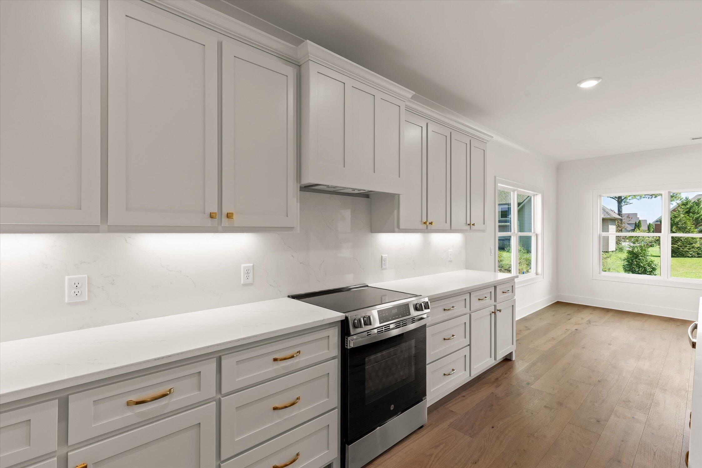 7835 Vervena Drive, 5