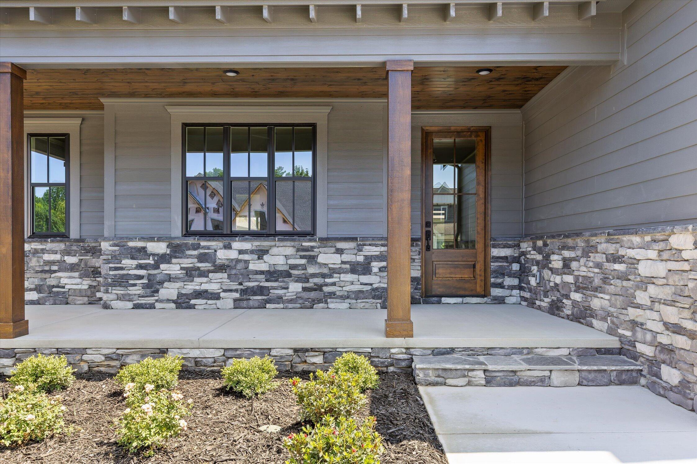 7835 Vervena Drive, 5