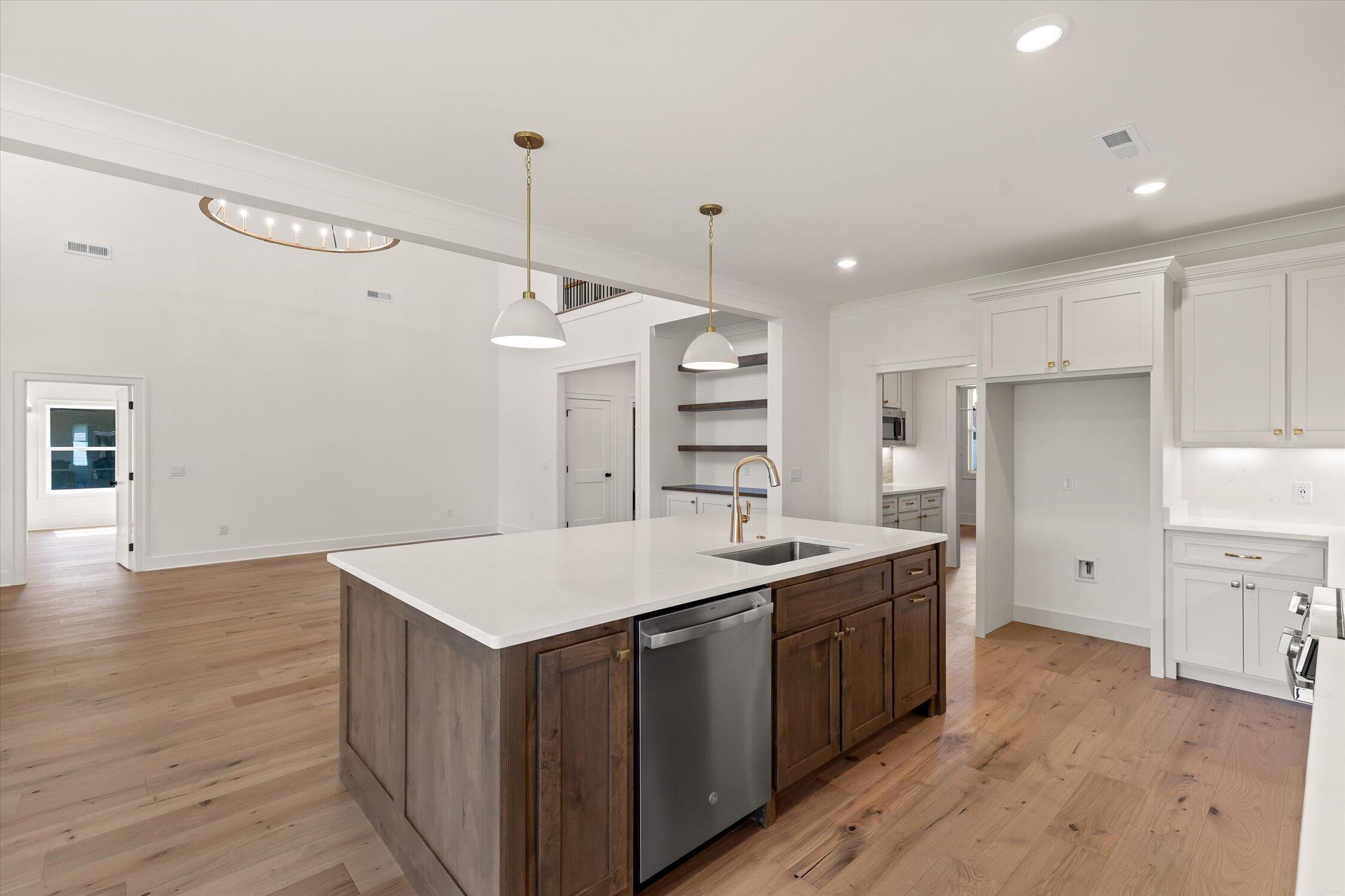 7835 Vervena Drive, 5