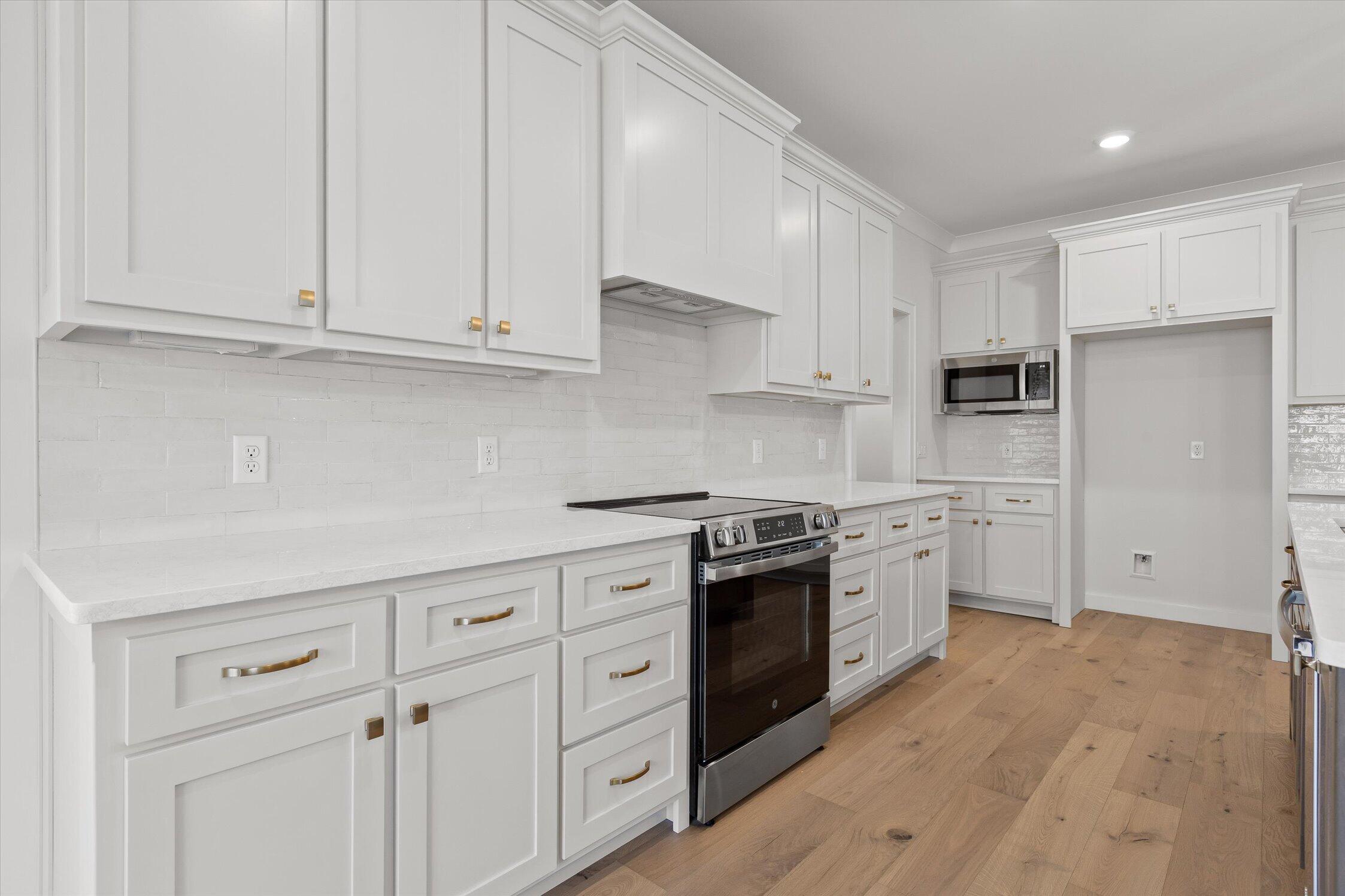 7827 Vervena Drive, 4