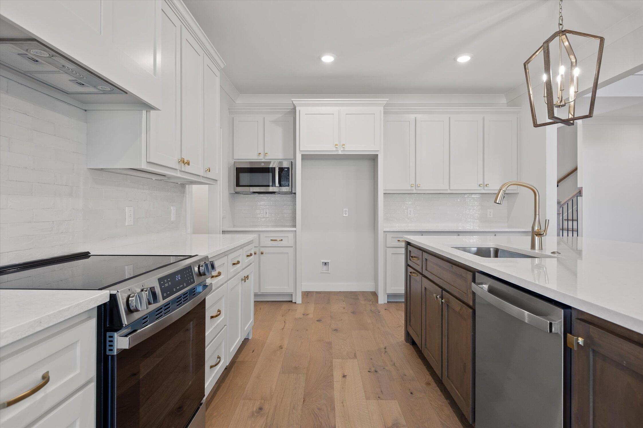 7827 Vervena Drive, 4