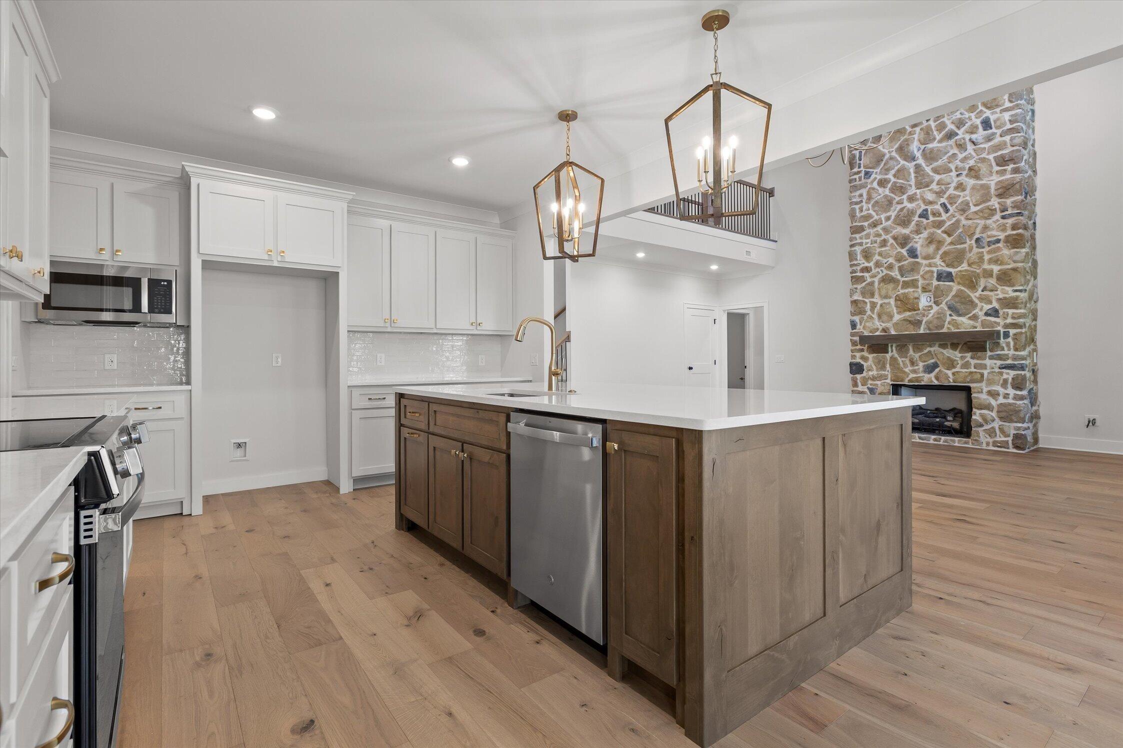 7827 Vervena Drive, 4