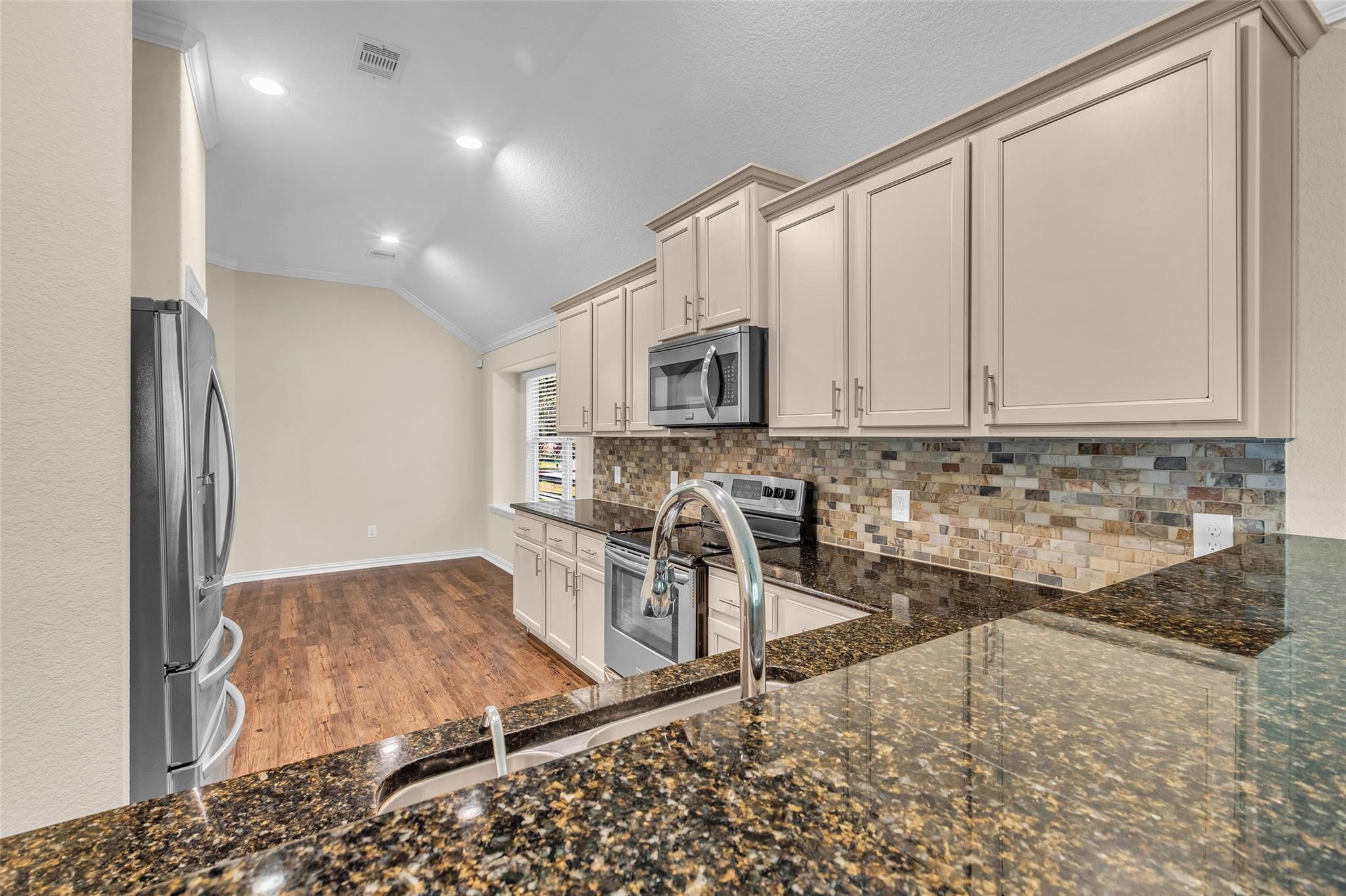 9023 S Comanche Circle