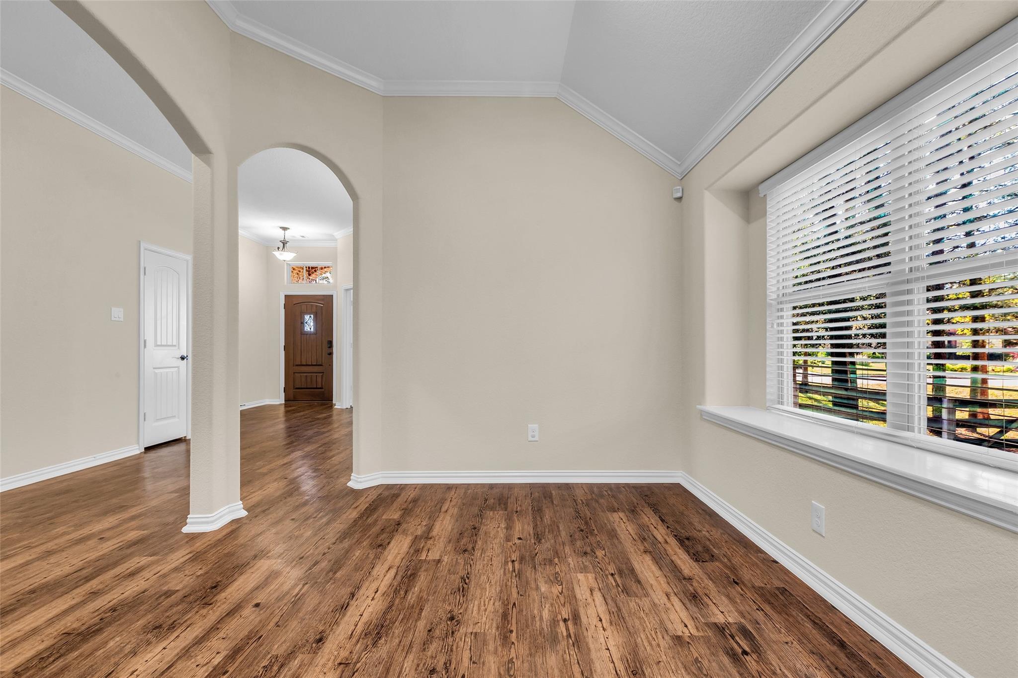 9023 S Comanche Circle