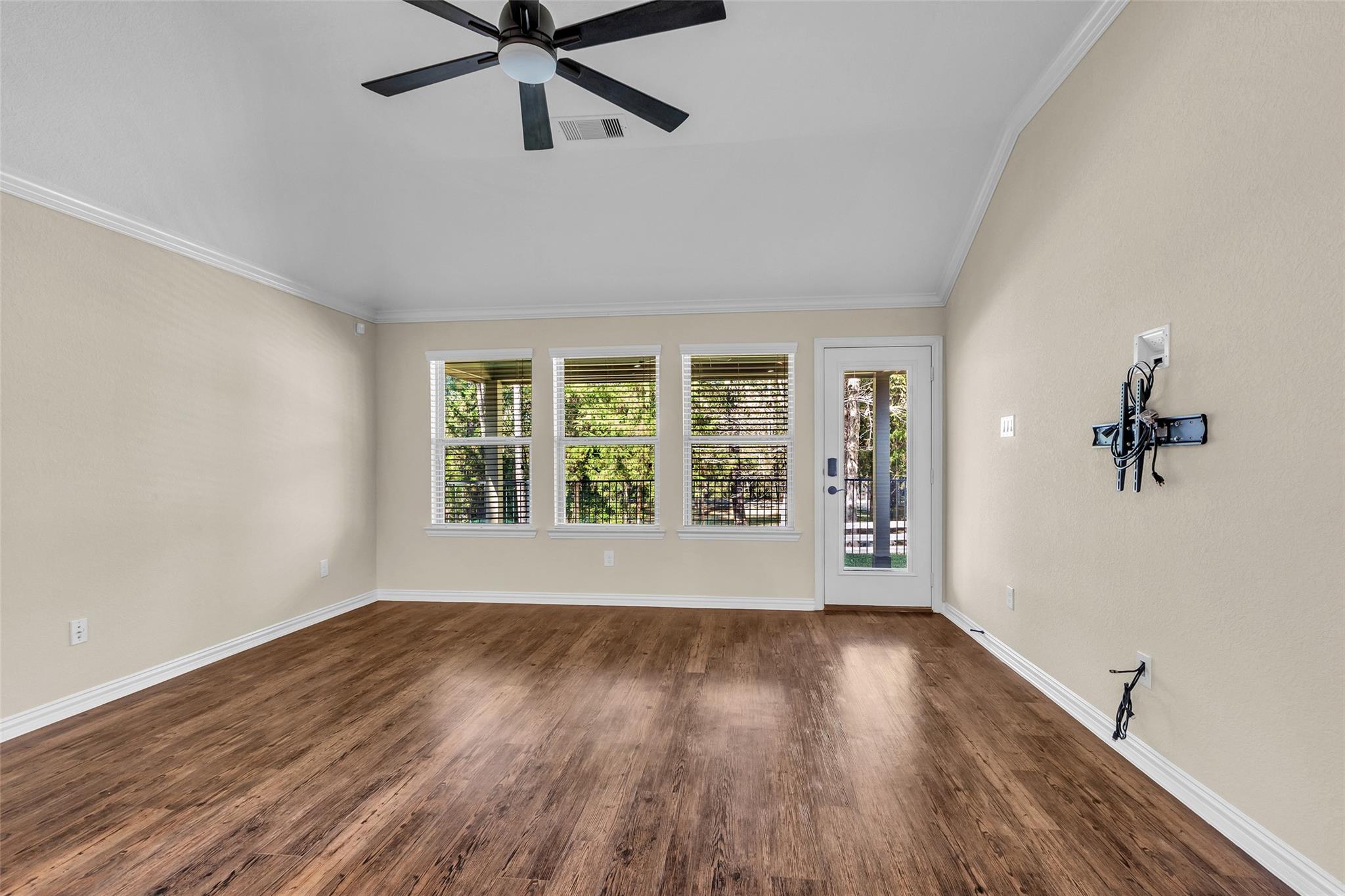 9023 S Comanche Circle