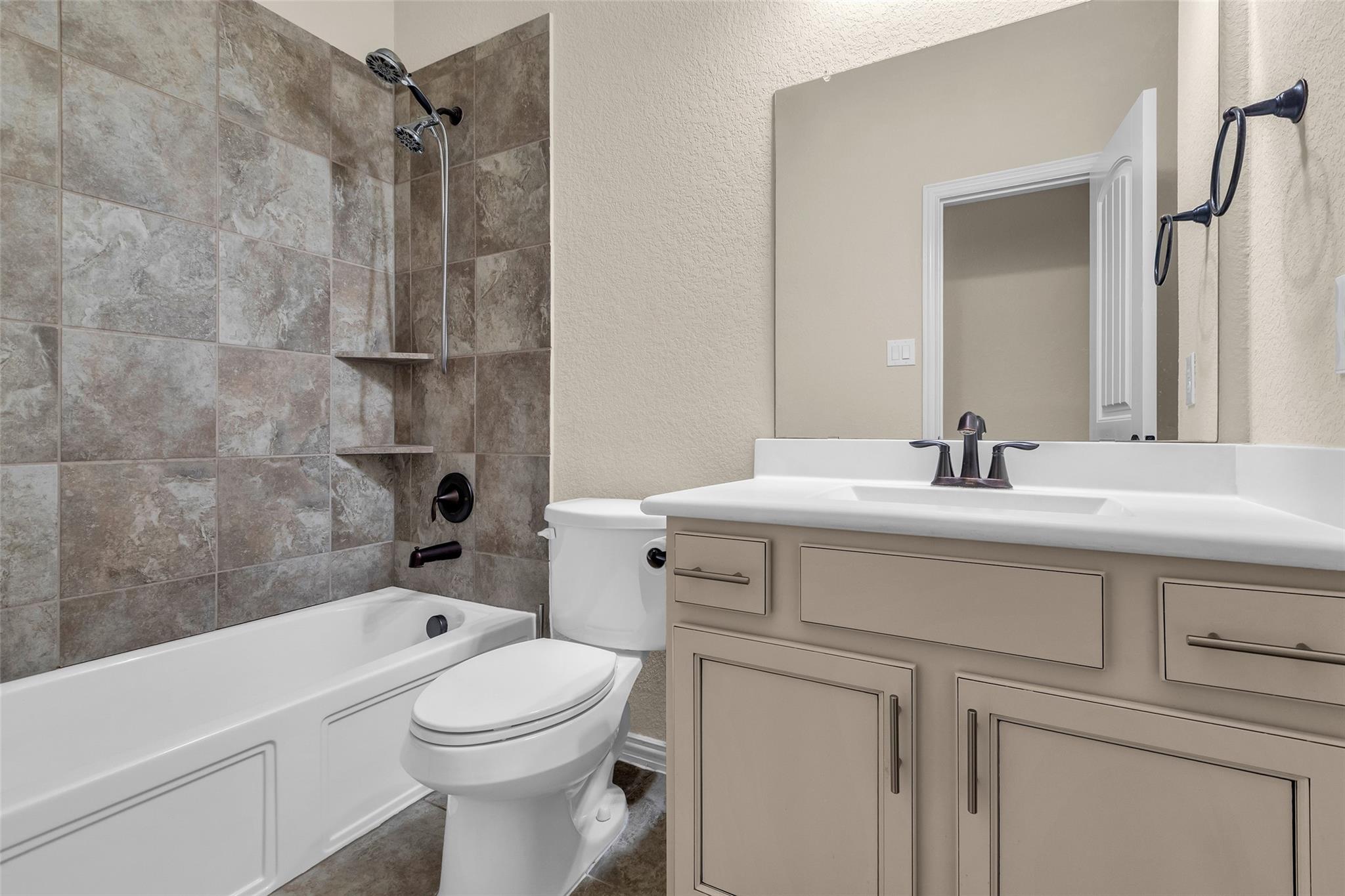 9023 S Comanche Circle