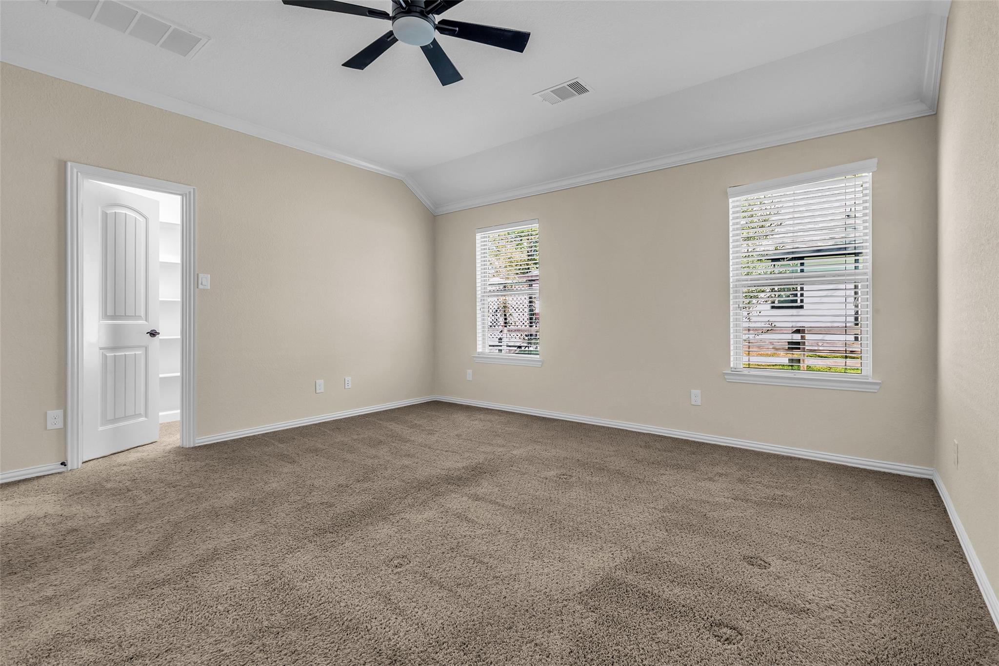 9023 S Comanche Circle