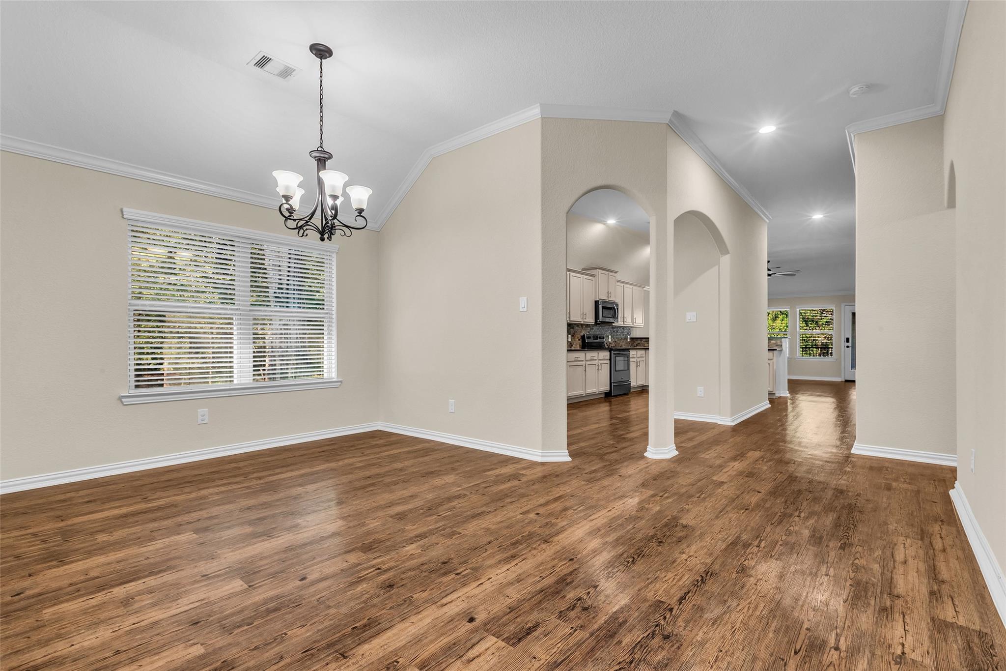 9023 S Comanche Circle